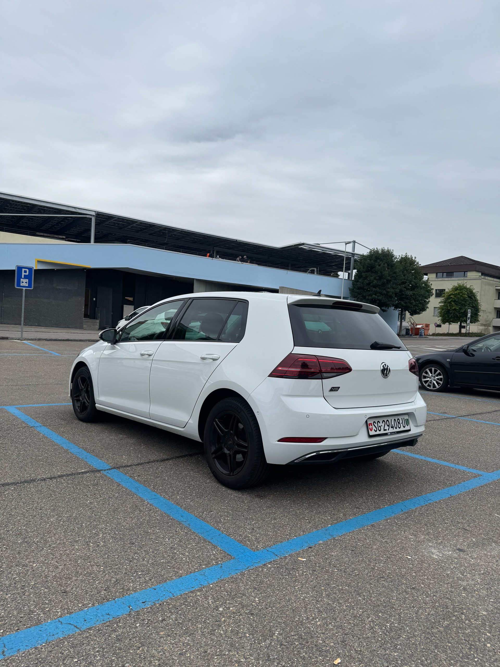 VW Golf 1.5 TSI EVO Edition 45 DSG-image-1