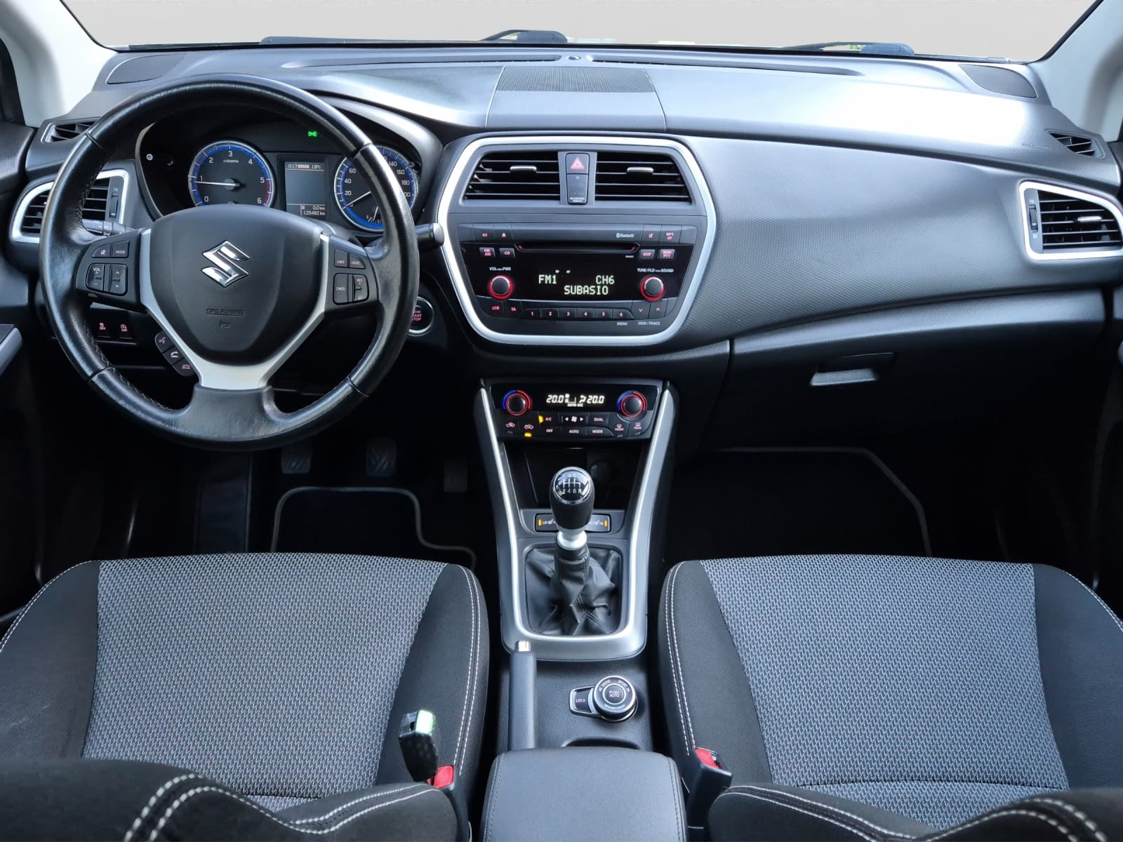SUZUKI SX4 S-Cross 1.6 TD Compact+ 4WD-image-8