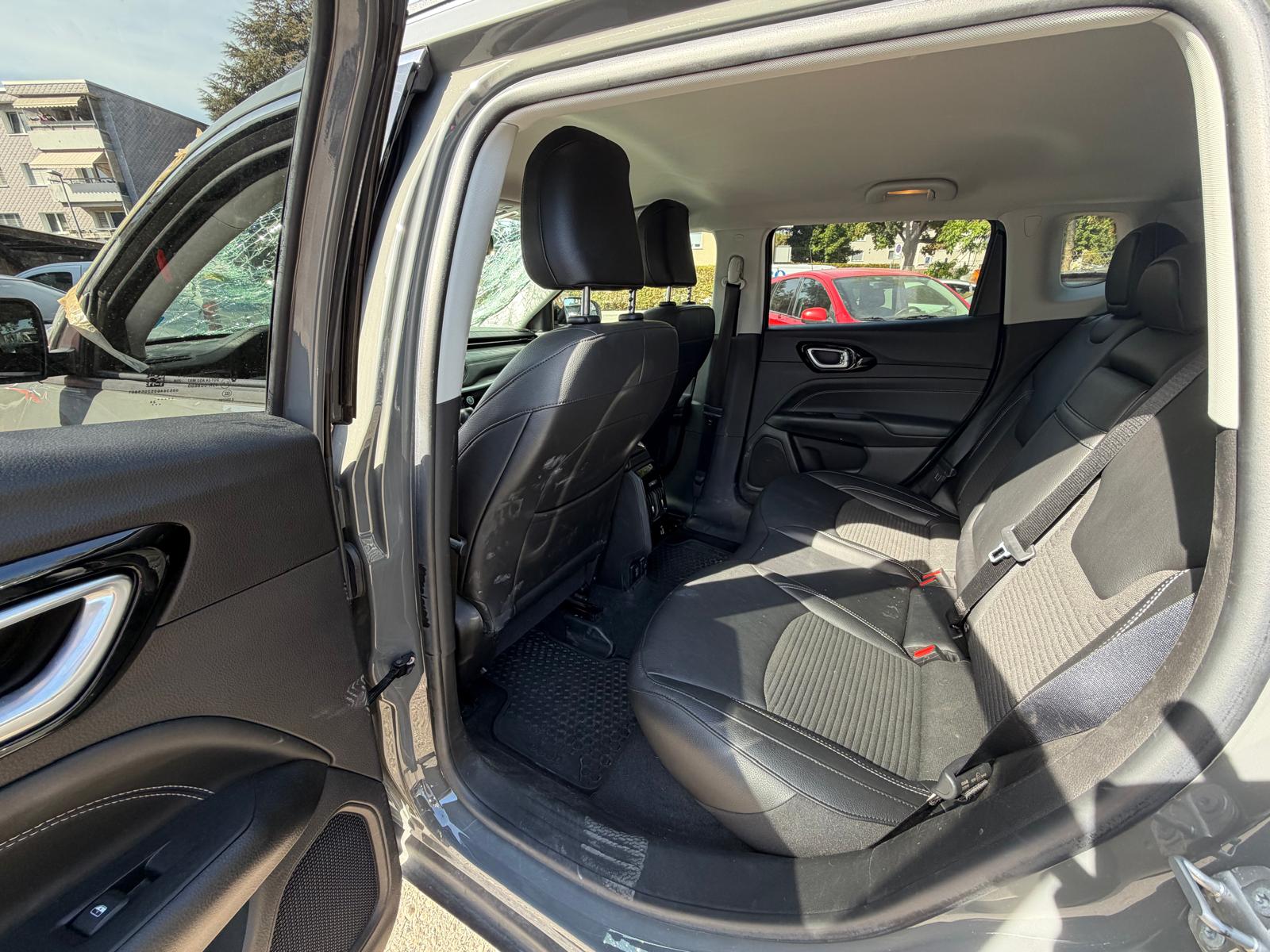 JEEP Compass 1.3 T PHEV Limited AWD-image-11