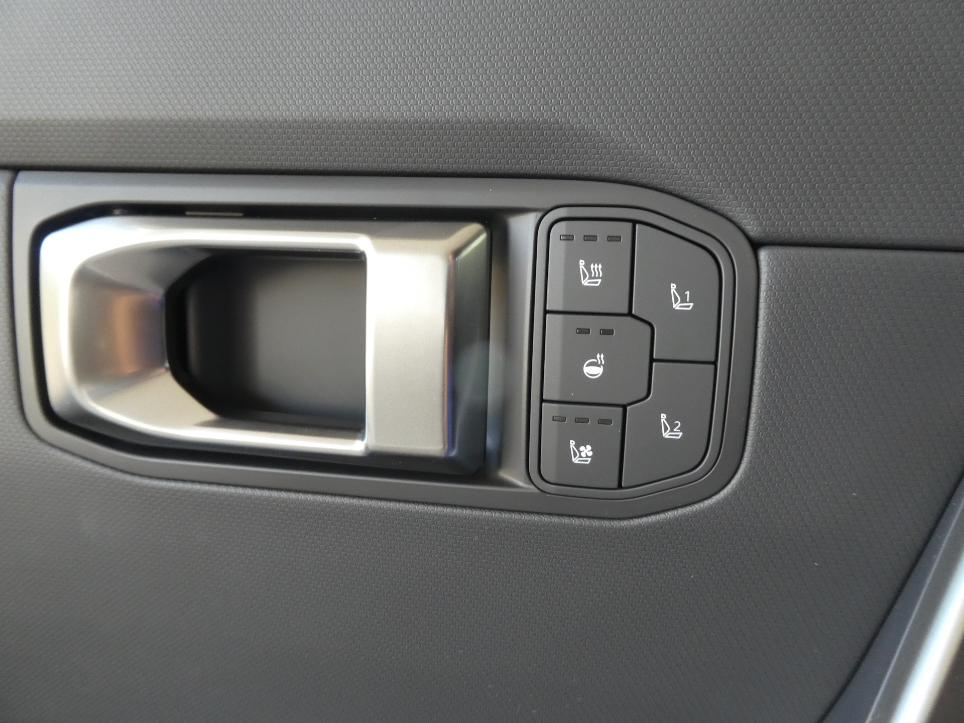 KIA Seltos 1.6T-GDi X-Line 7DCT 4x4-image-1