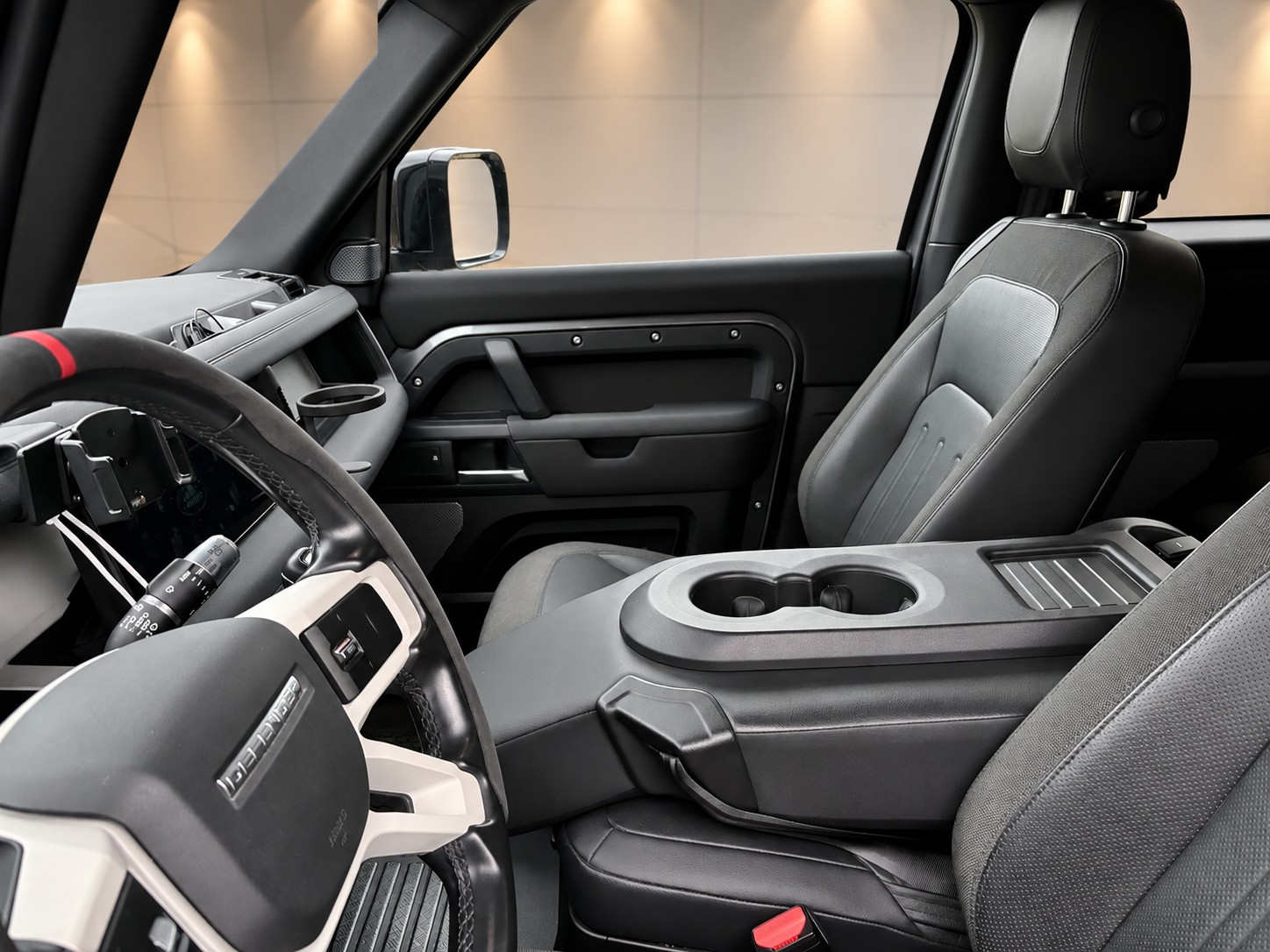 LAND ROVER 3.0 D I6 Dynamic S Hardtop-image-4