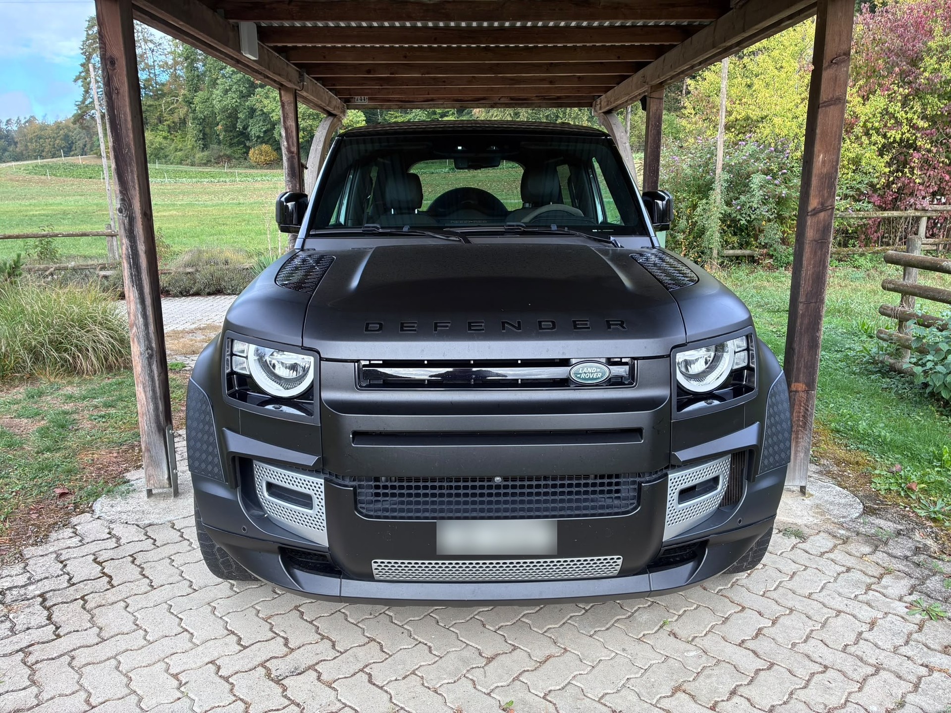 LAND ROVER 3.0 D I6 Dynamic S Hardtop "007"-image-2