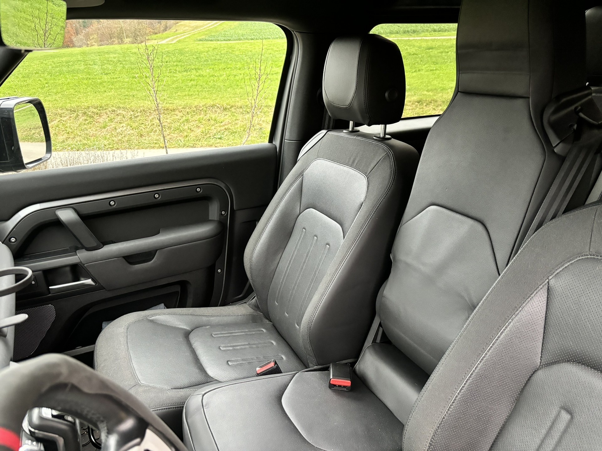 LAND ROVER 3.0 D I6 Dynamic S Hardtop "007"-image-4