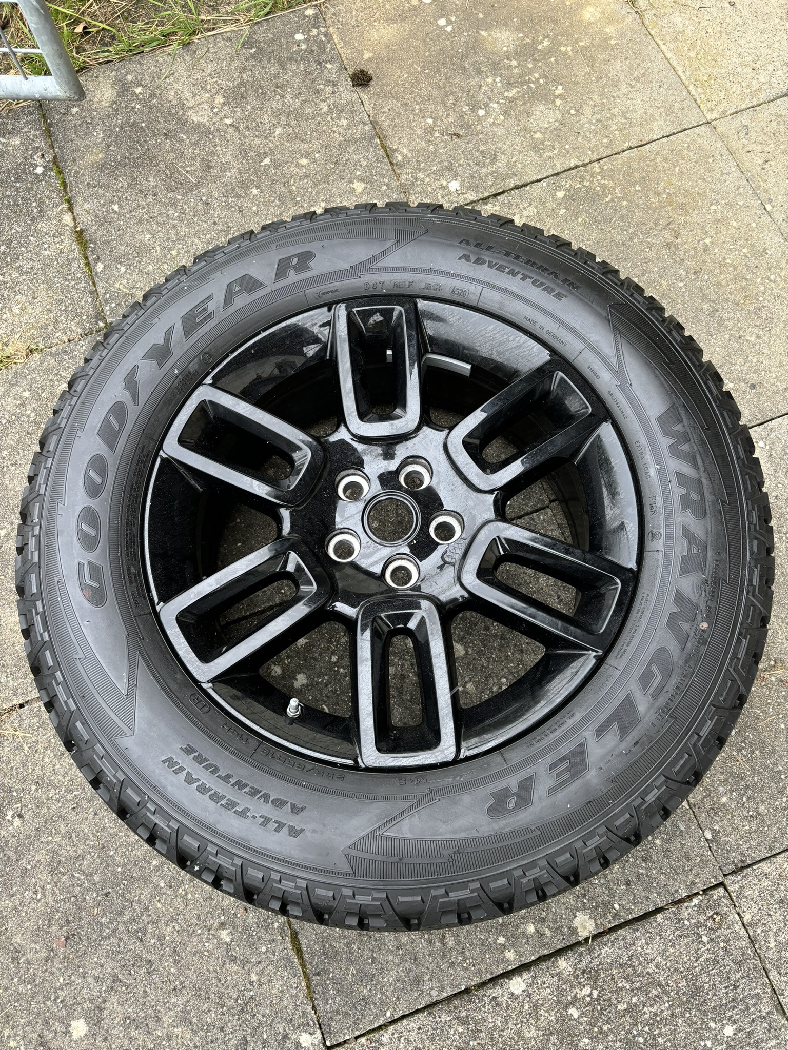 LAND ROVER 3.0 D I6 Dynamic S Hardtop "007"-image-5