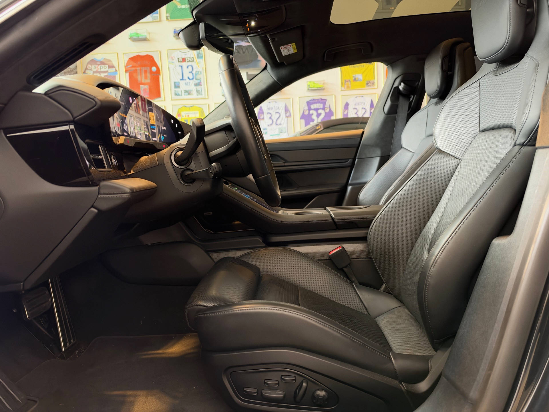 PORSCHE Taycan Cross Turismo Turbo-image-6