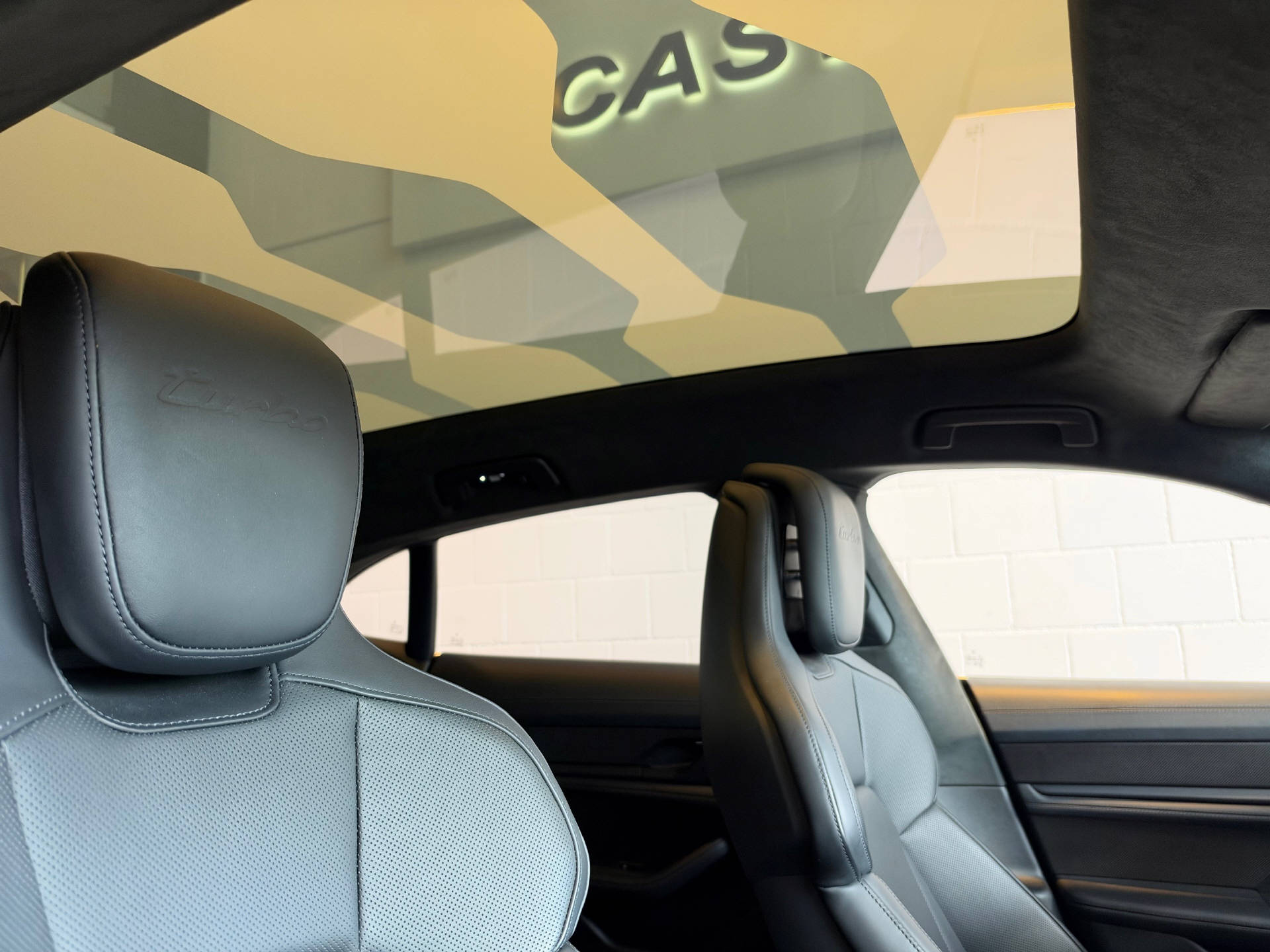 PORSCHE Taycan Cross Turismo Turbo-image-9