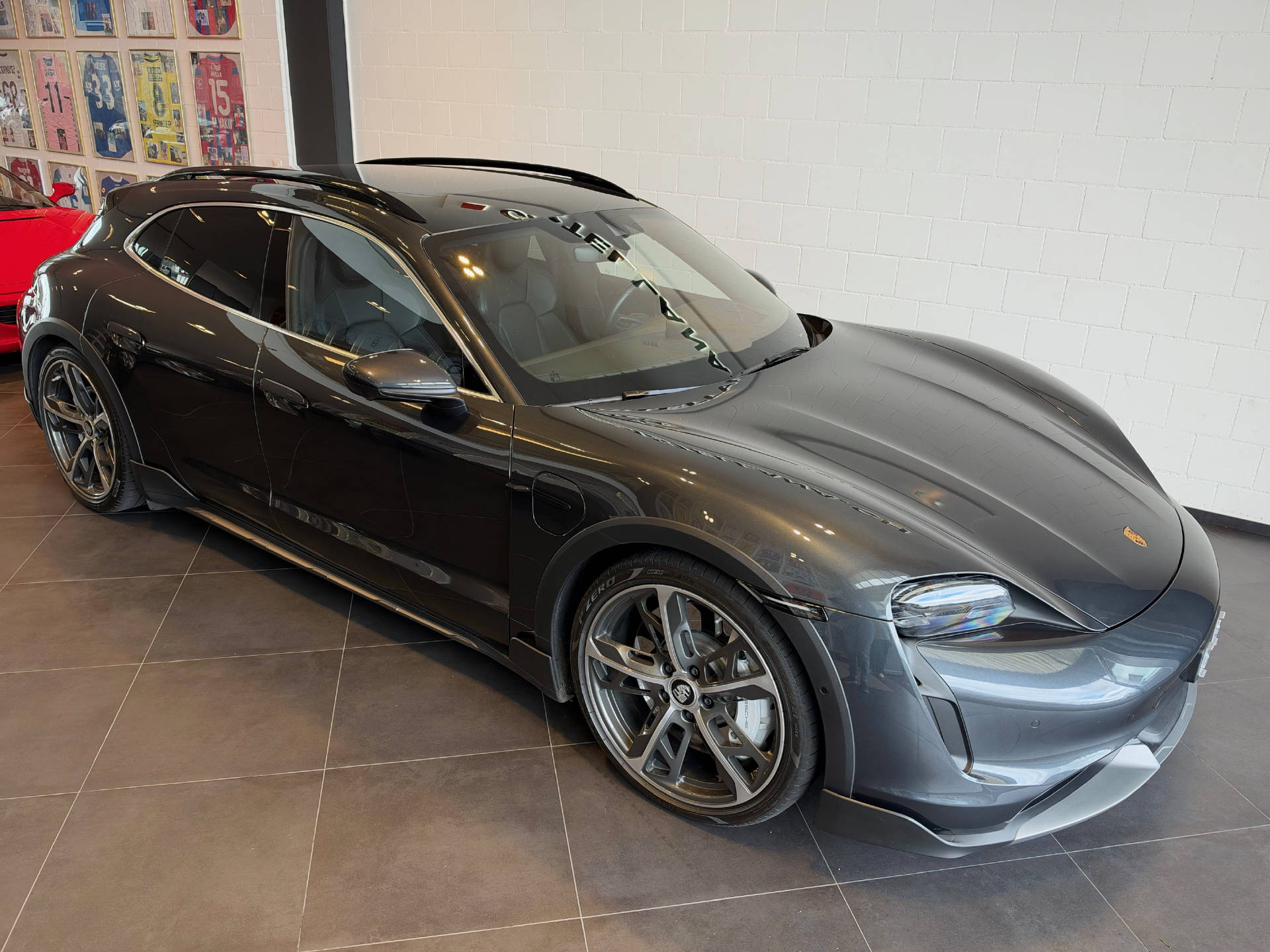 PORSCHE Taycan Cross Turismo Turbo-image-2