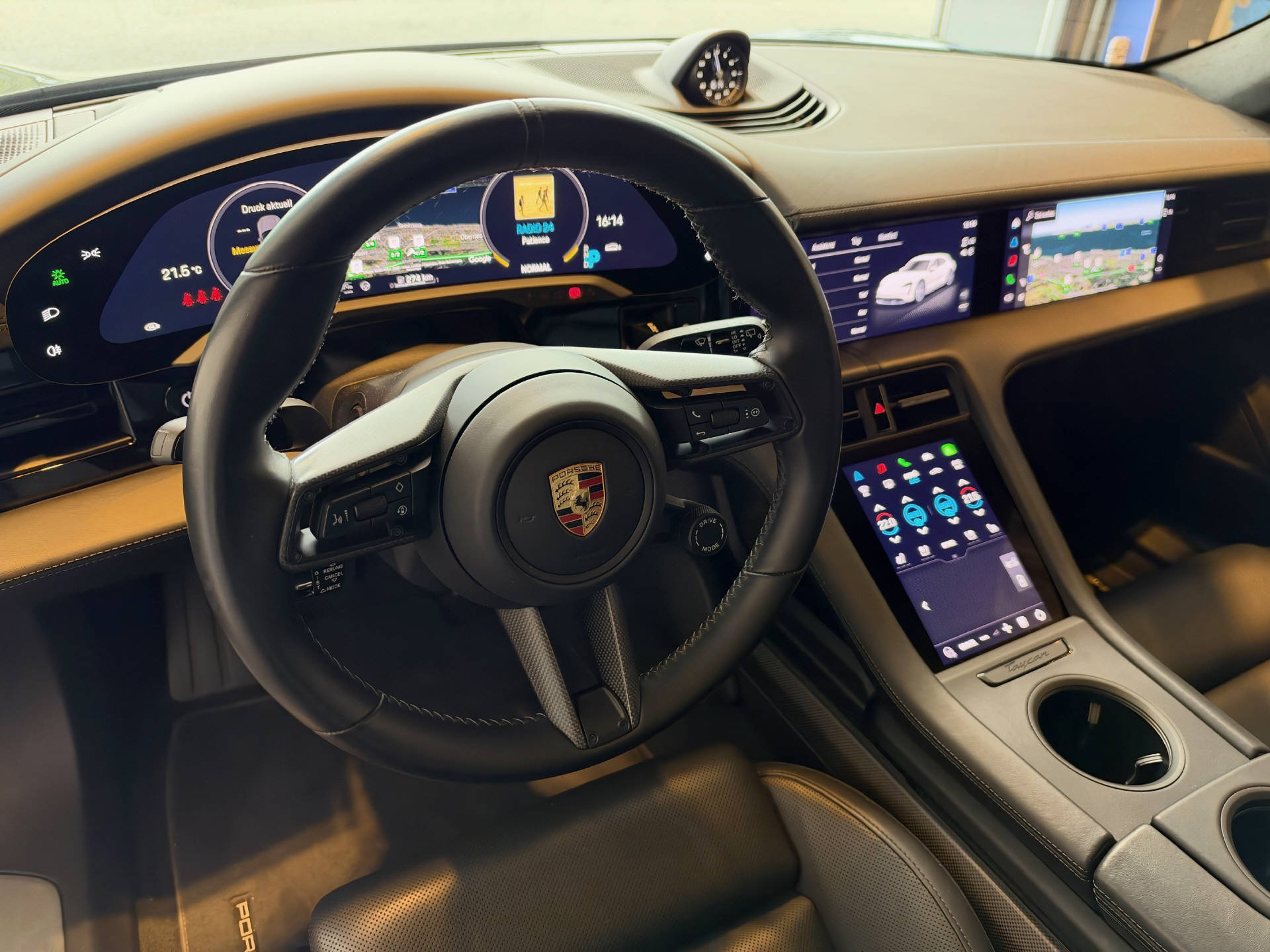 PORSCHE Taycan Cross Turismo Turbo-image-14