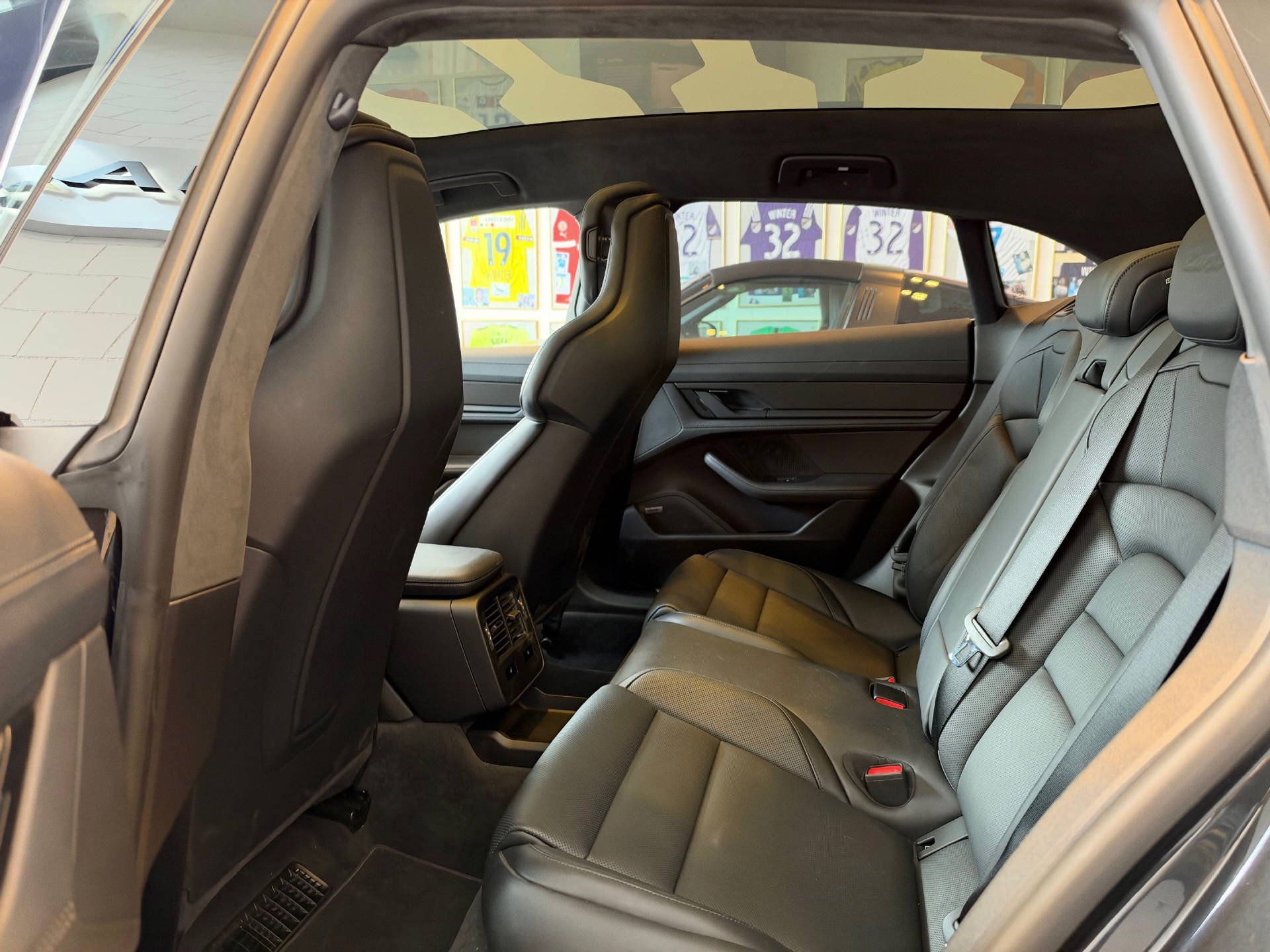 PORSCHE Taycan Cross Turismo Turbo-image-12