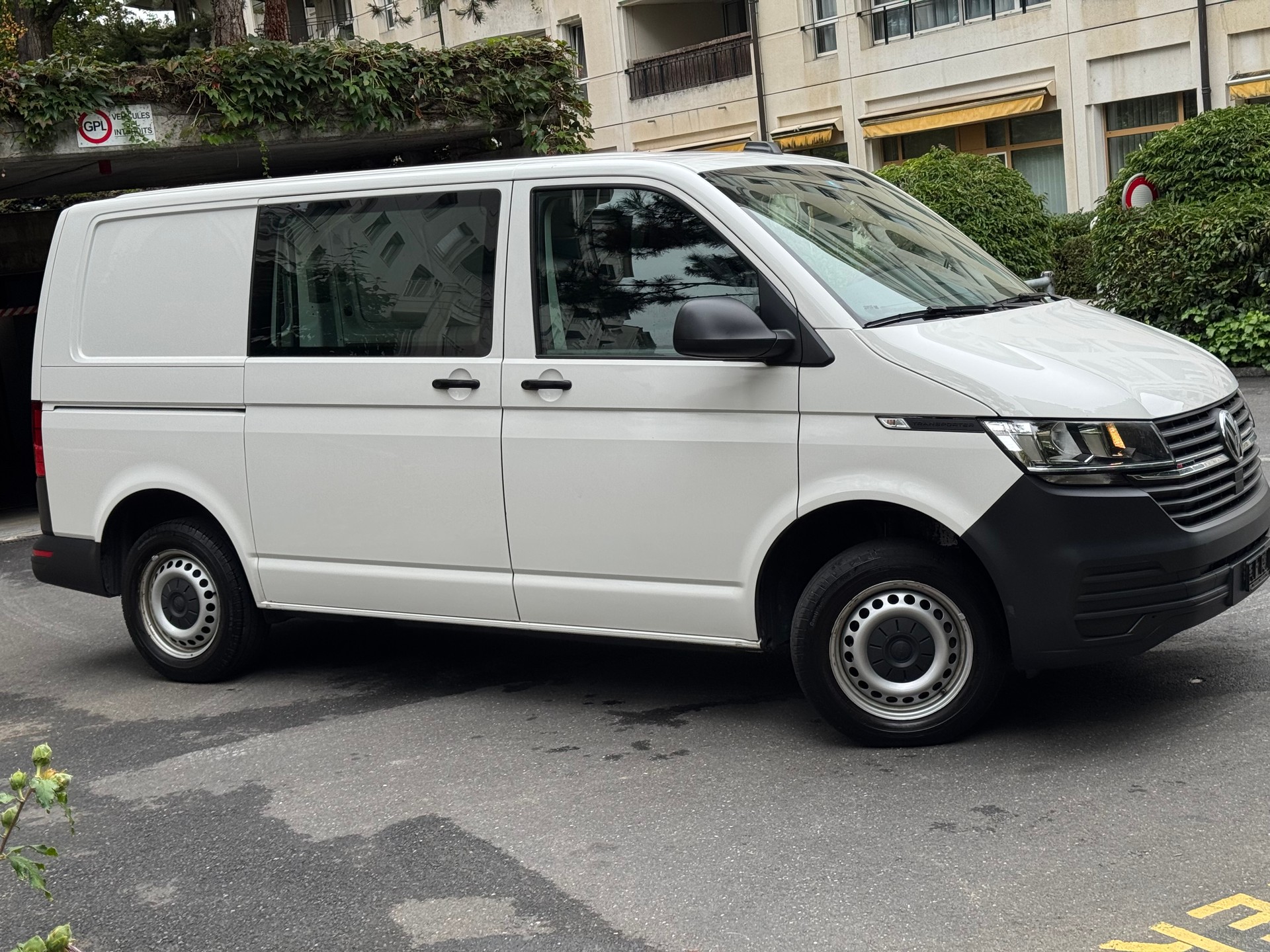 VW T6.1 2.0 TDI 4Motion-image-2