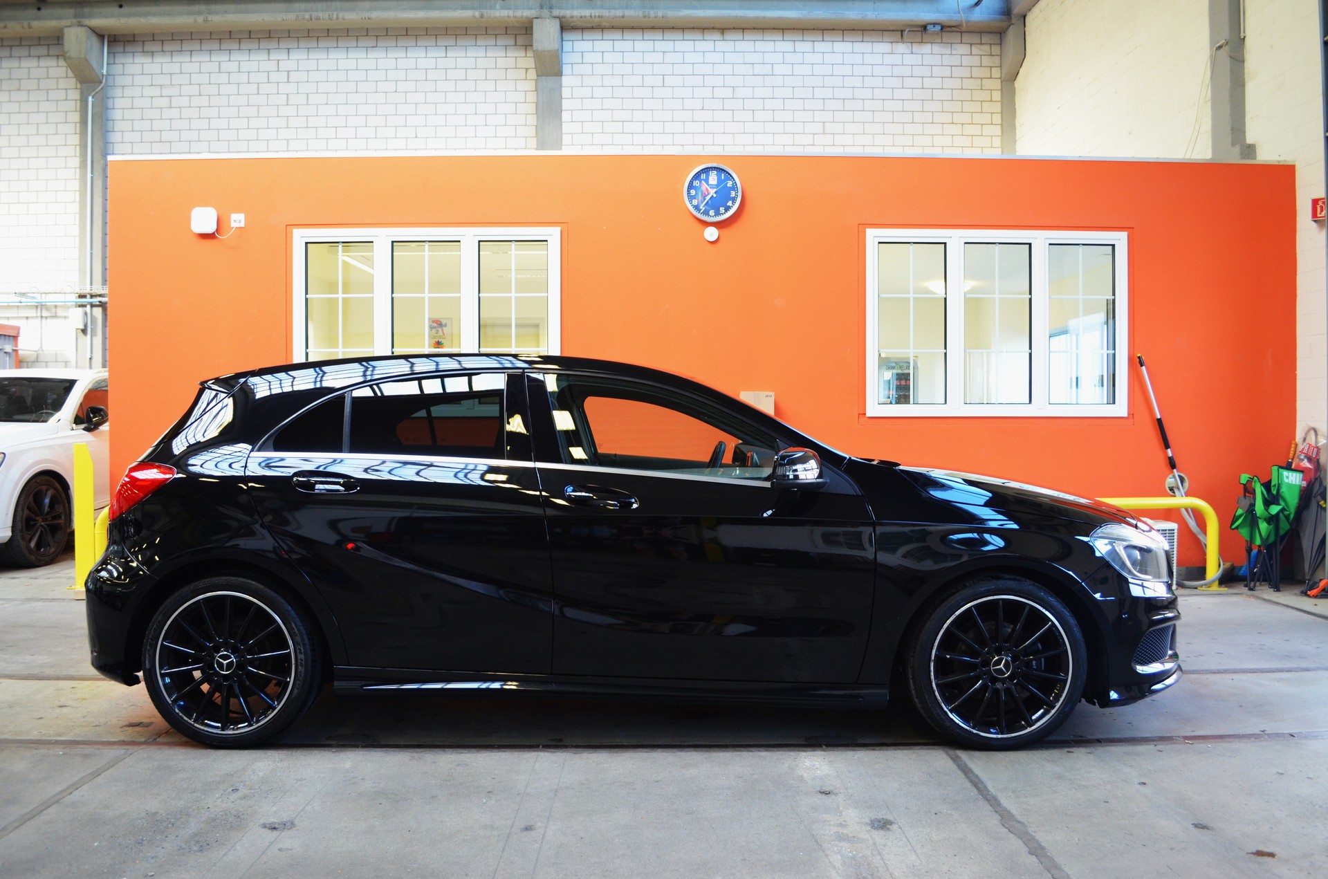 MERCEDES-BENZ A 200 CDI AMG Line-image-3
