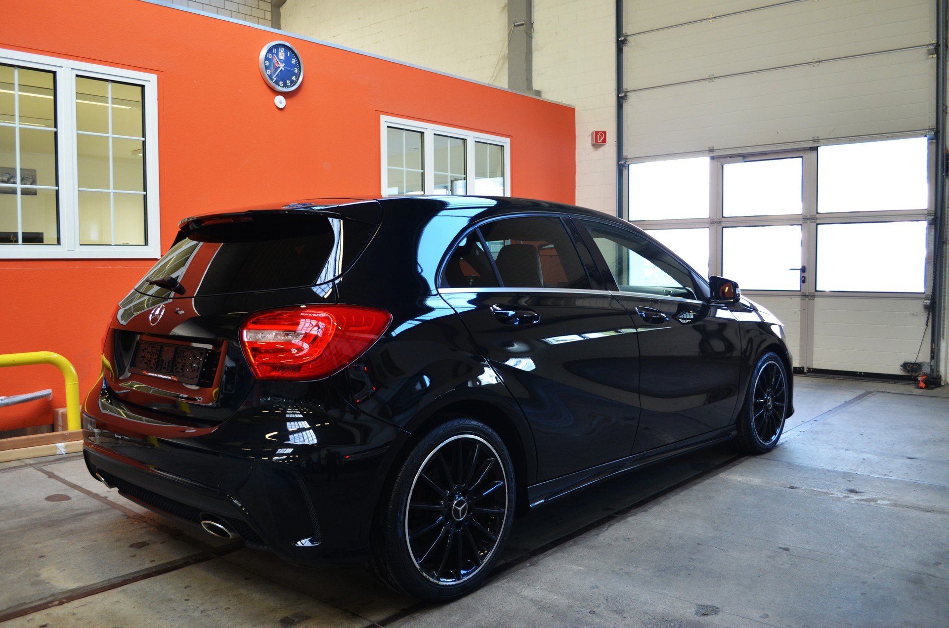 MERCEDES-BENZ A 200 CDI AMG Line-image-4