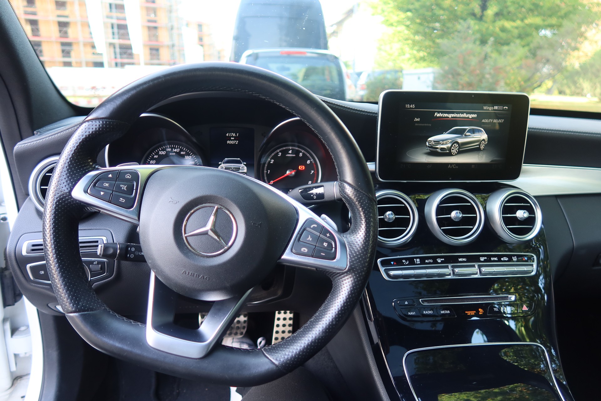 MERCEDES-BENZ C 180 AMG Line-image-4