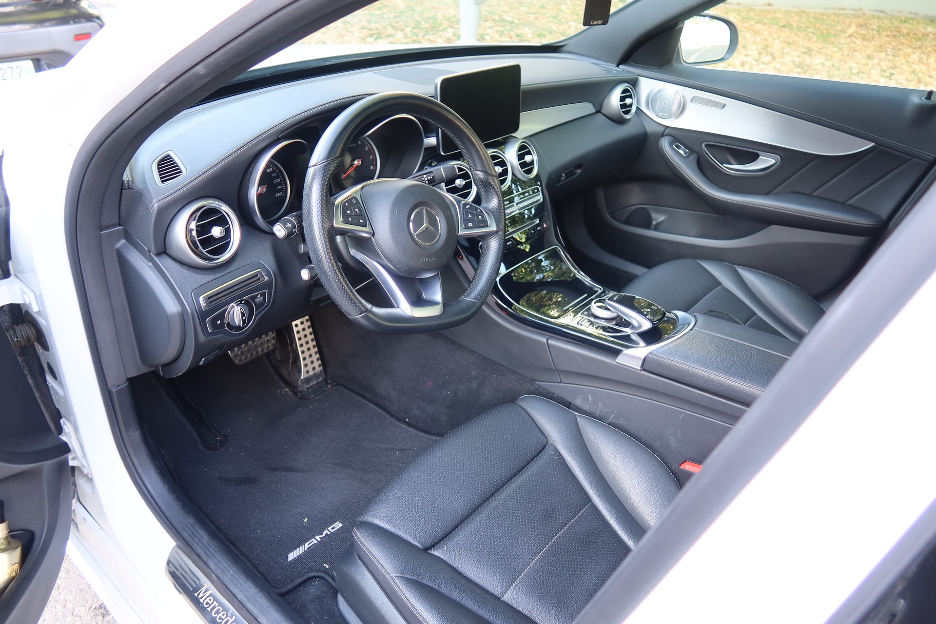 MERCEDES-BENZ C 180 AMG Line-image-3