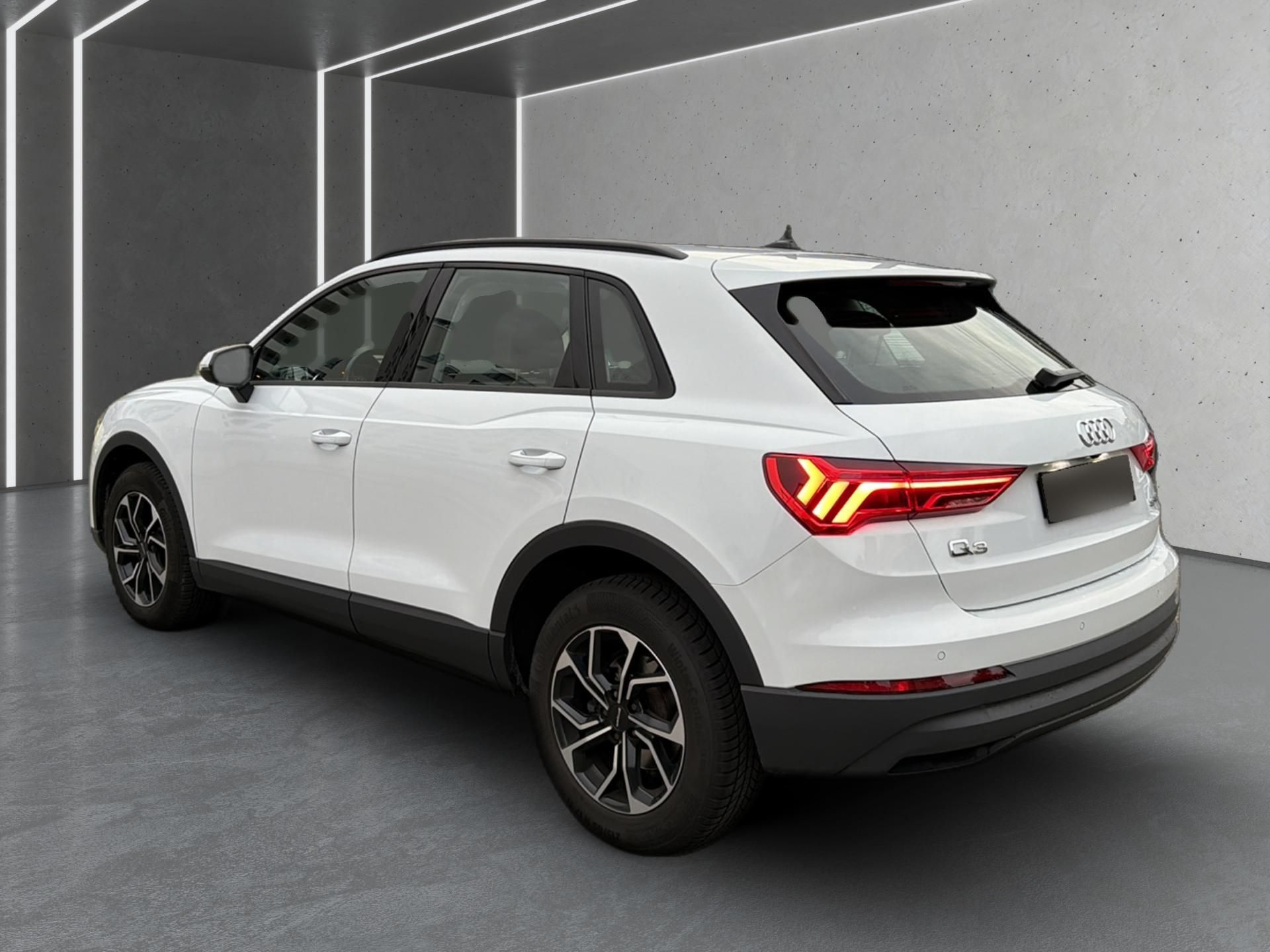 AUDI Q3 35 TFSI Attraction S-tronic-image-3