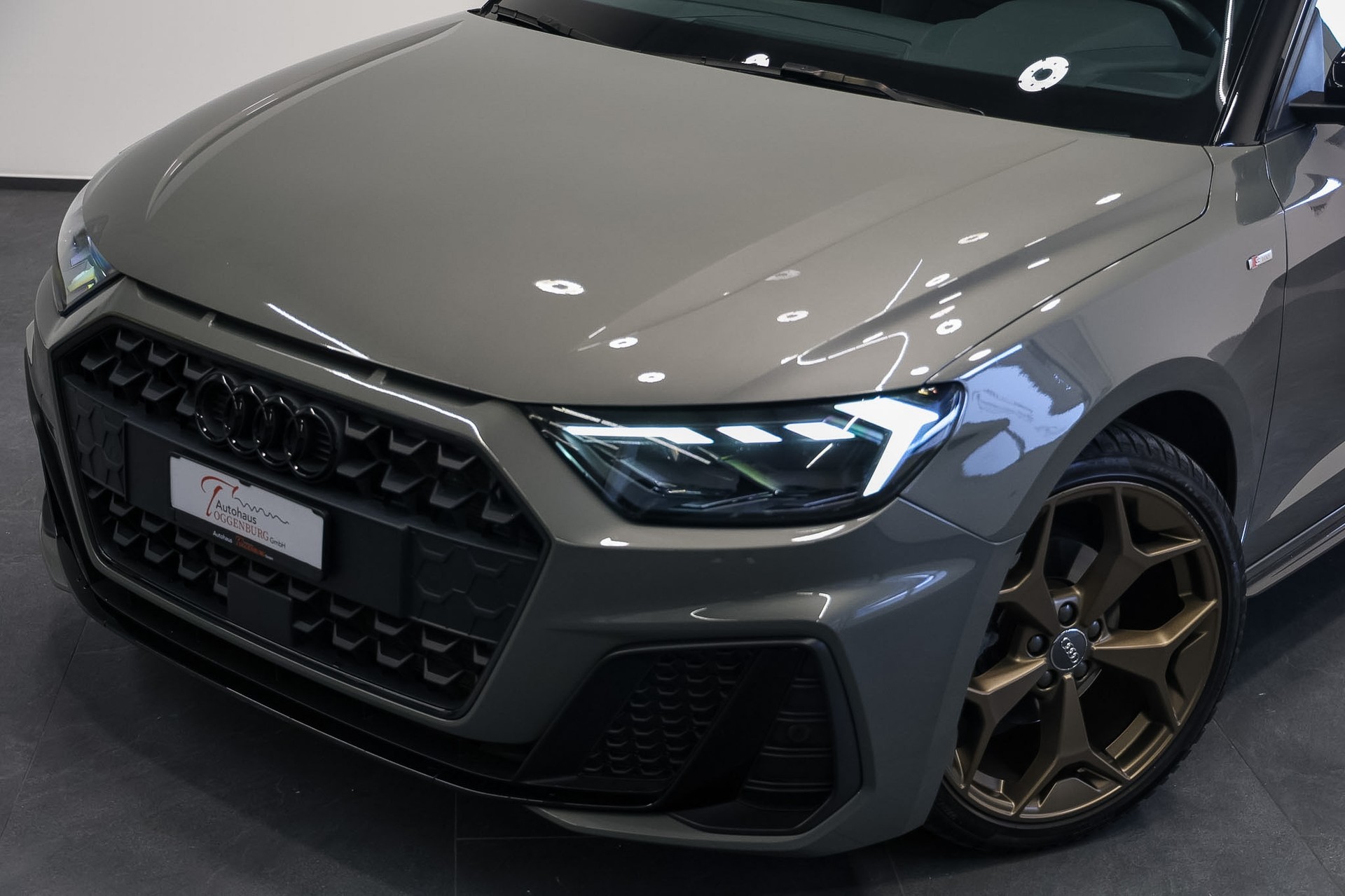 AUDI A1 Sportback 35 TFSI S Line S-tronic *CH-Fahrzeug*aus 1.Hand*-image-10