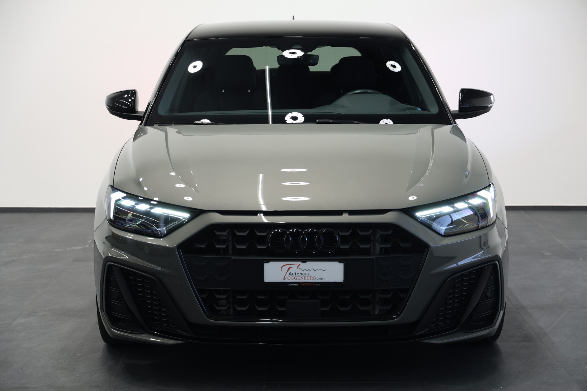 AUDI A1 Sportback 35 TFSI S Line S-tronic *CH-Fahrzeug*aus 1.Hand*-image-4