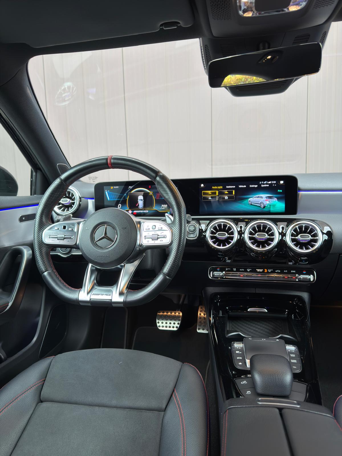 MERCEDES-BENZ A 35 AMG 4Matic Speedshift-image-21