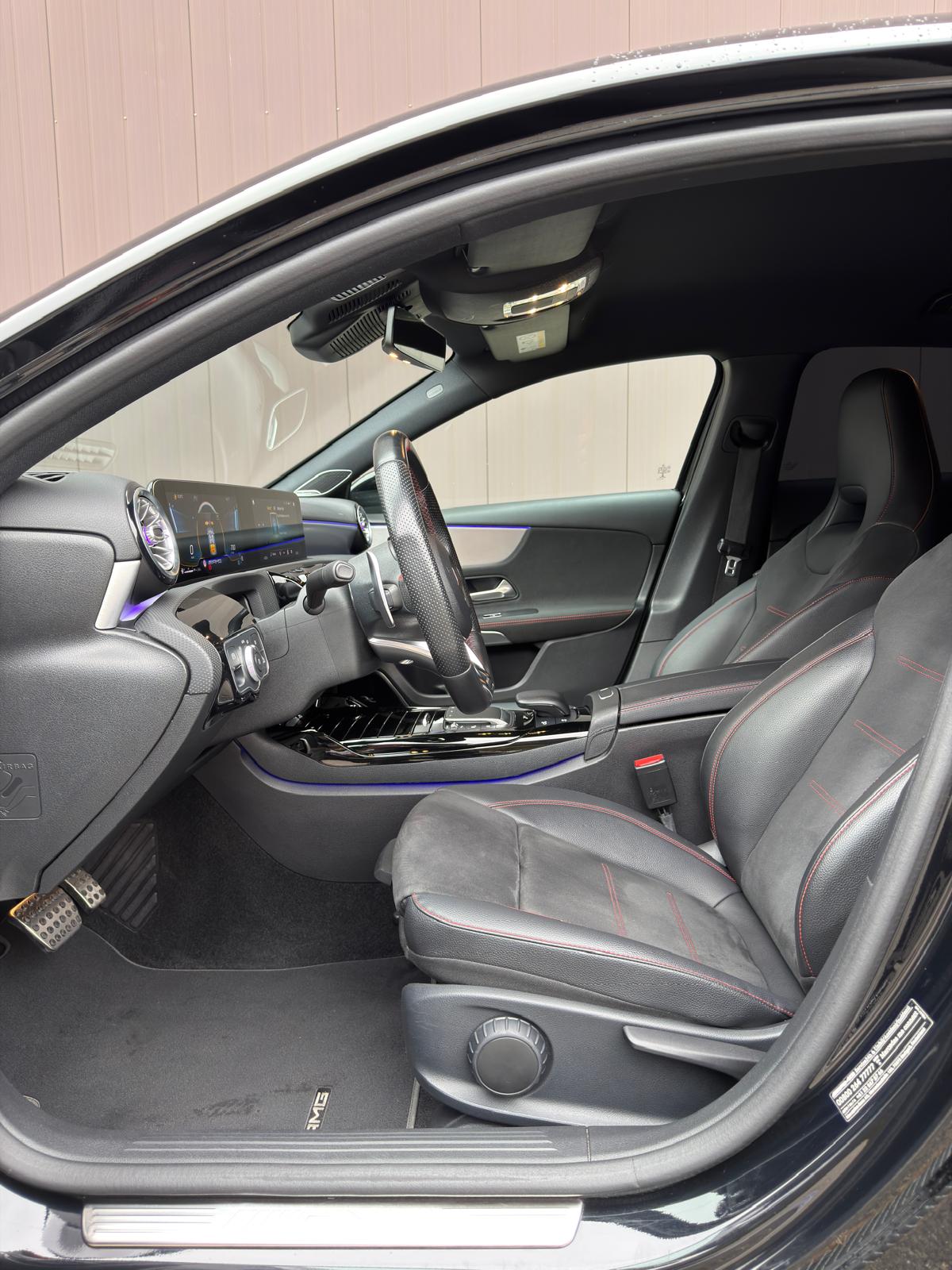 MERCEDES-BENZ A 35 AMG 4Matic Speedshift-image-15