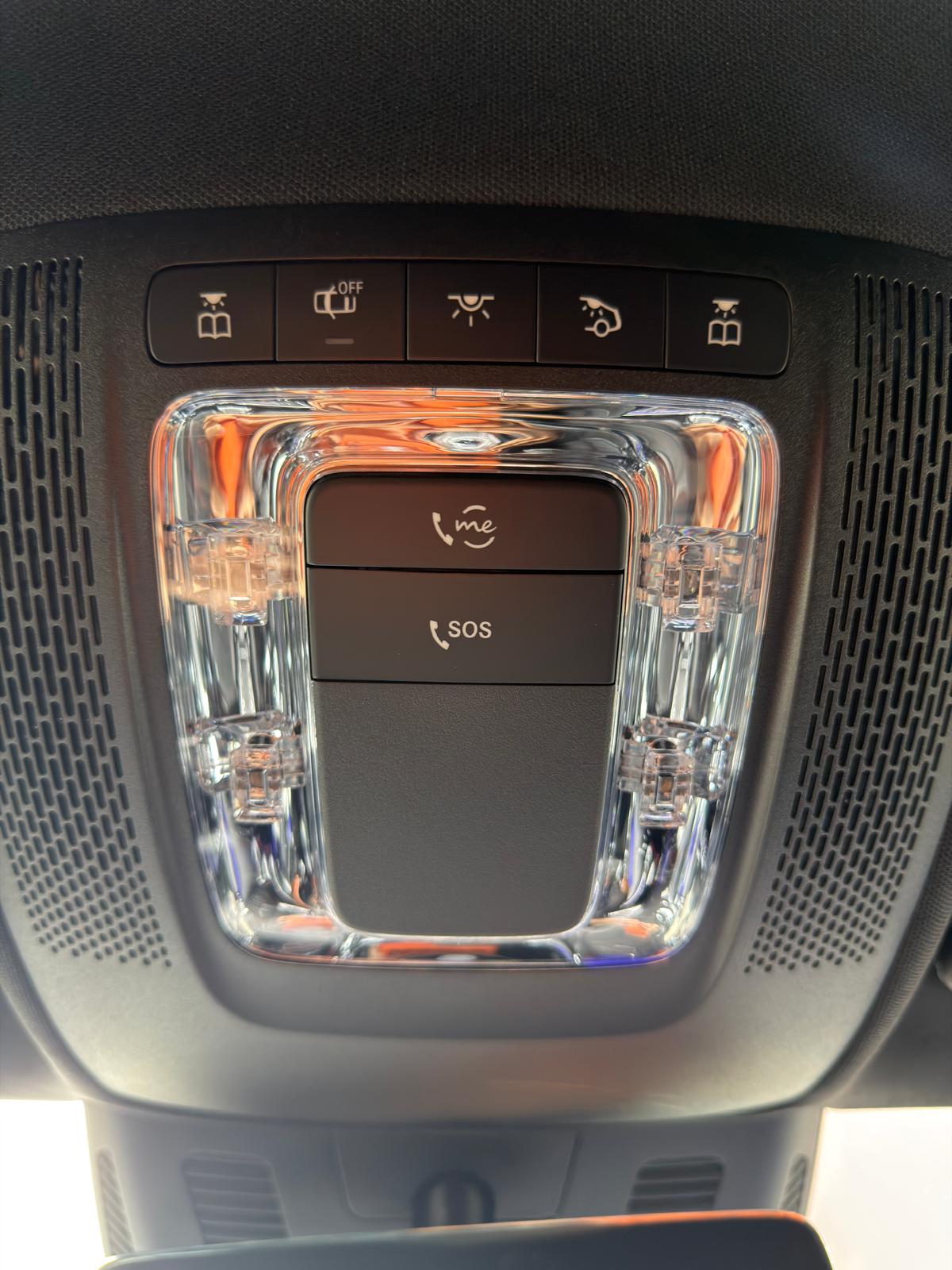 MERCEDES-BENZ A 35 AMG 4Matic Speedshift-image-17