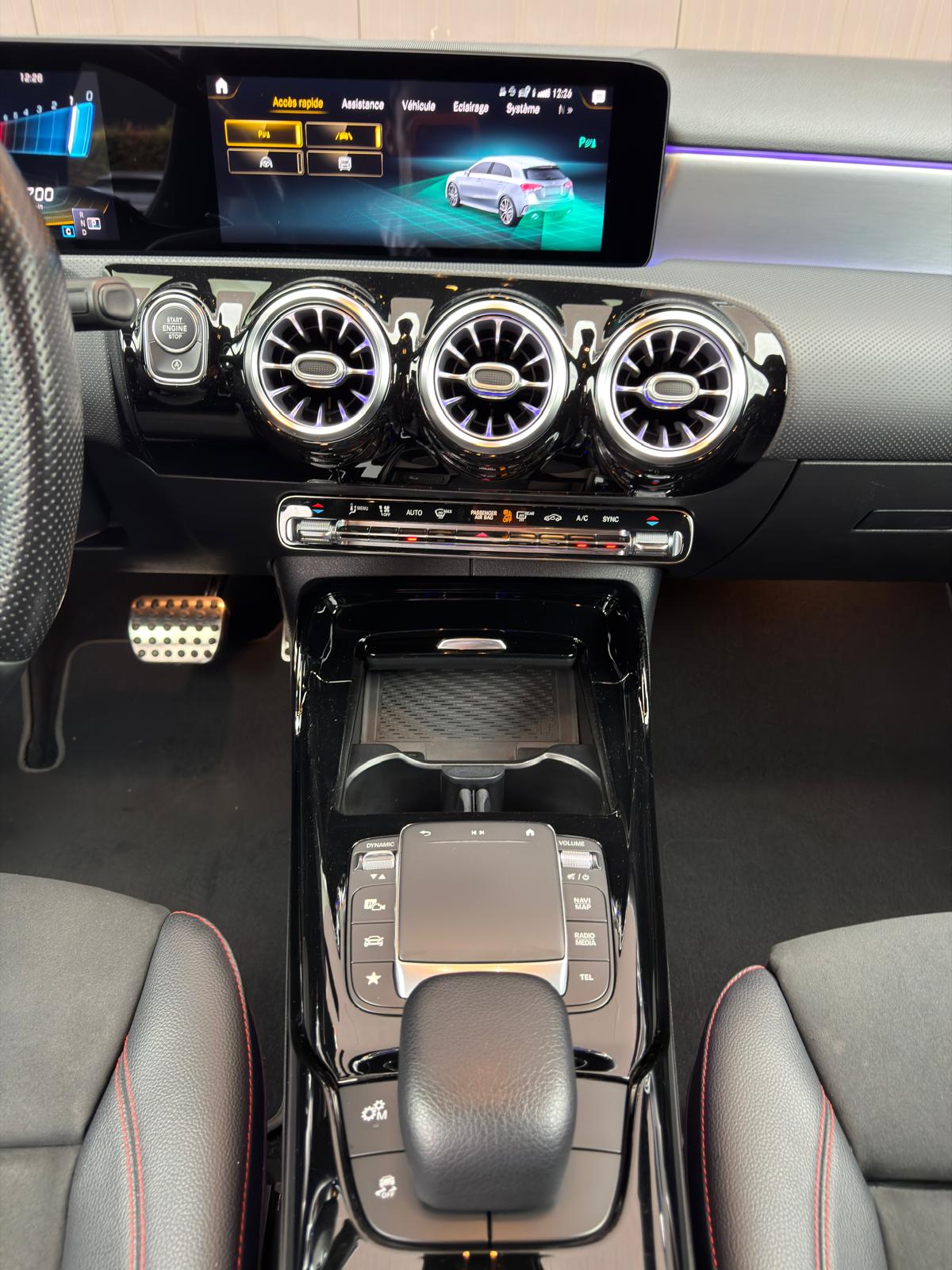 MERCEDES-BENZ A 35 AMG 4Matic Speedshift-image-22