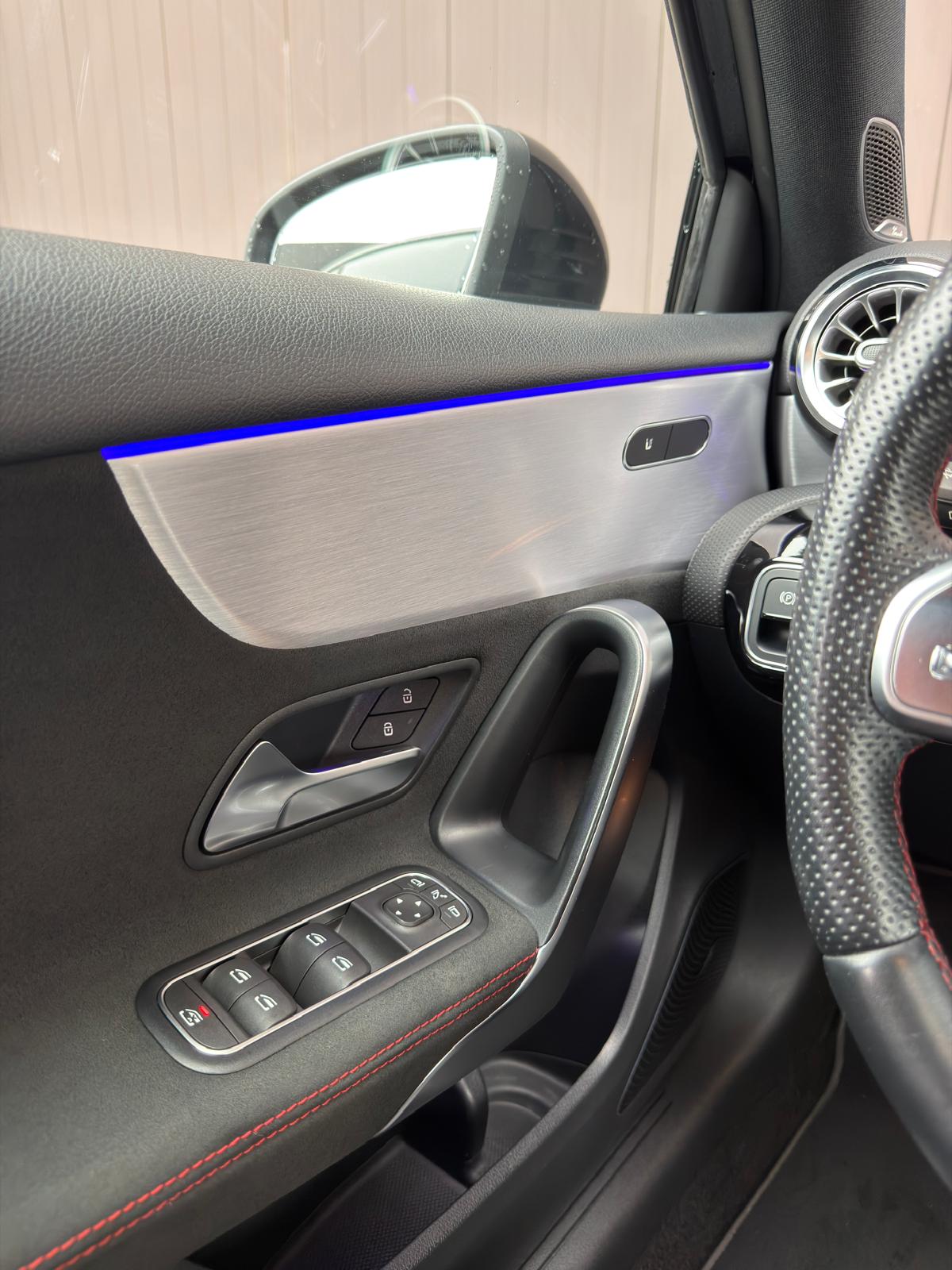 MERCEDES-BENZ A 35 AMG 4Matic Speedshift-image-23