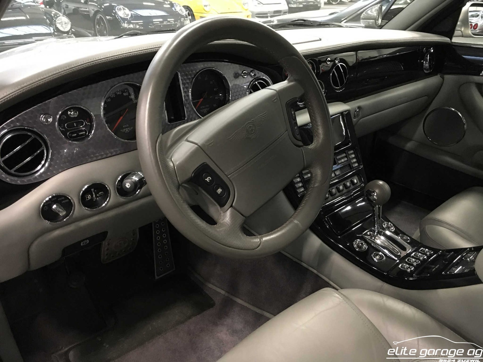 BENTLEY Arnage T-image-8