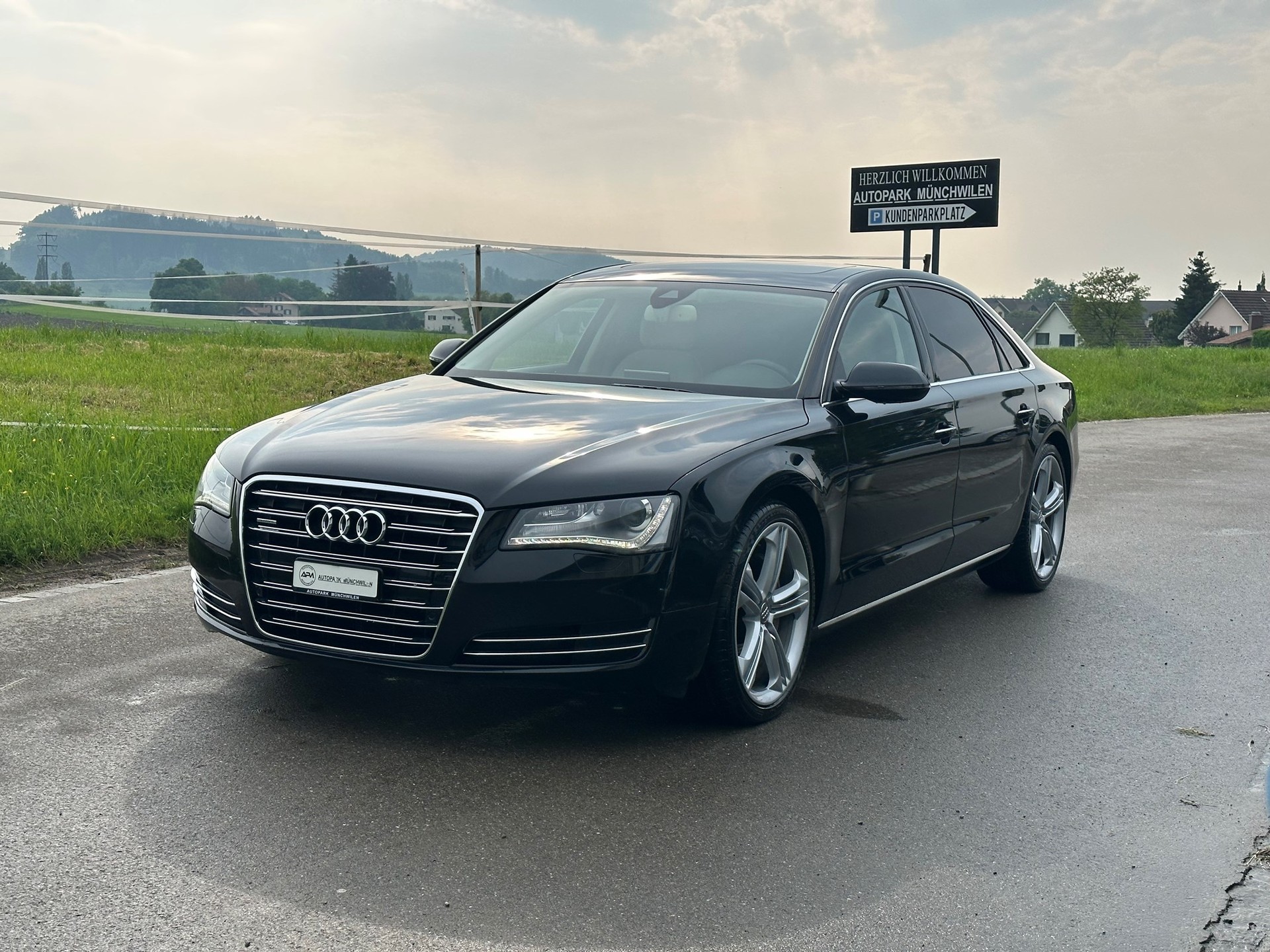 AUDI A8 L 3.0 TFSI quattro tiptronic-image-0
