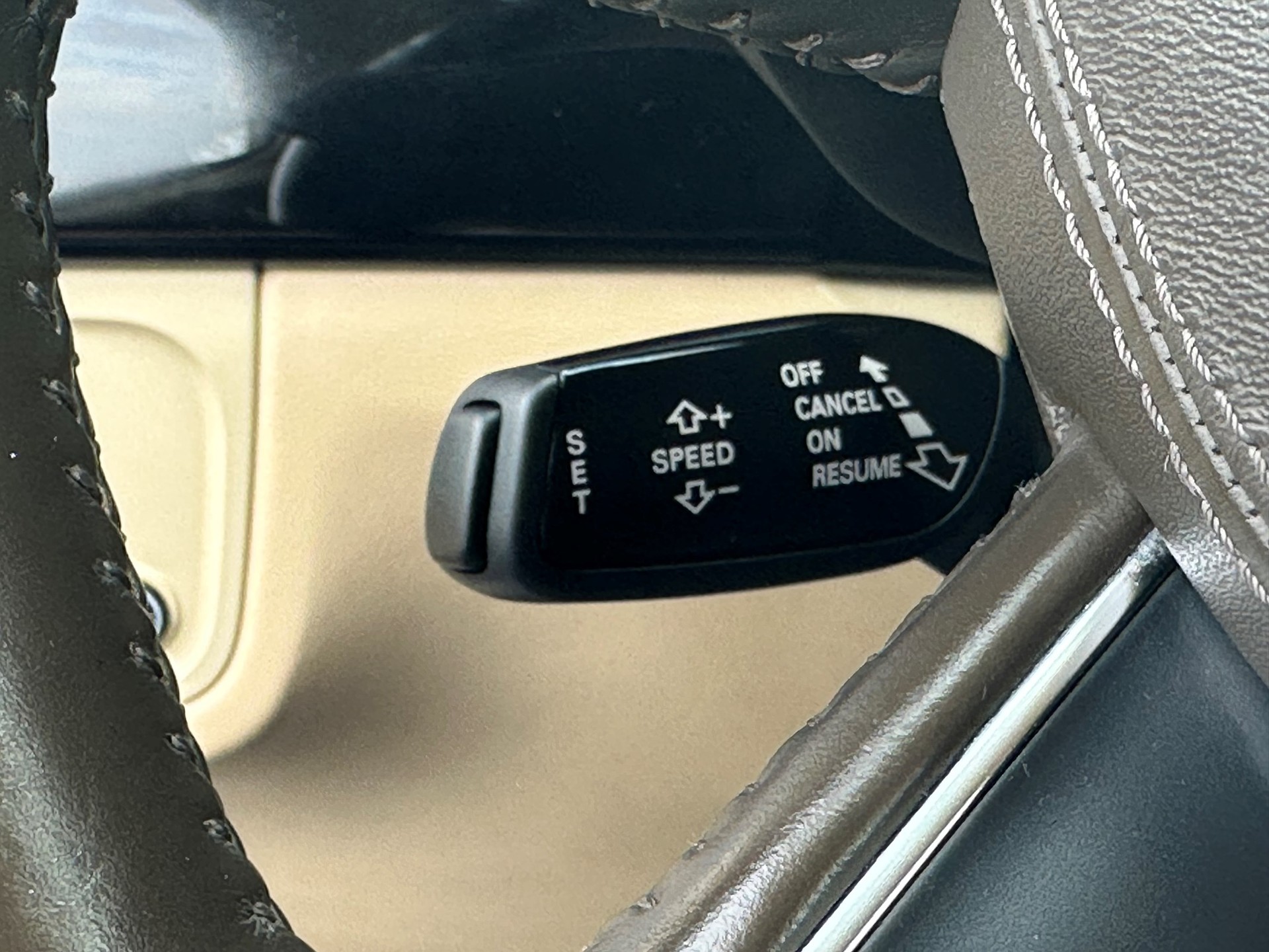 AUDI A8 L 3.0 TFSI quattro tiptronic-image-15