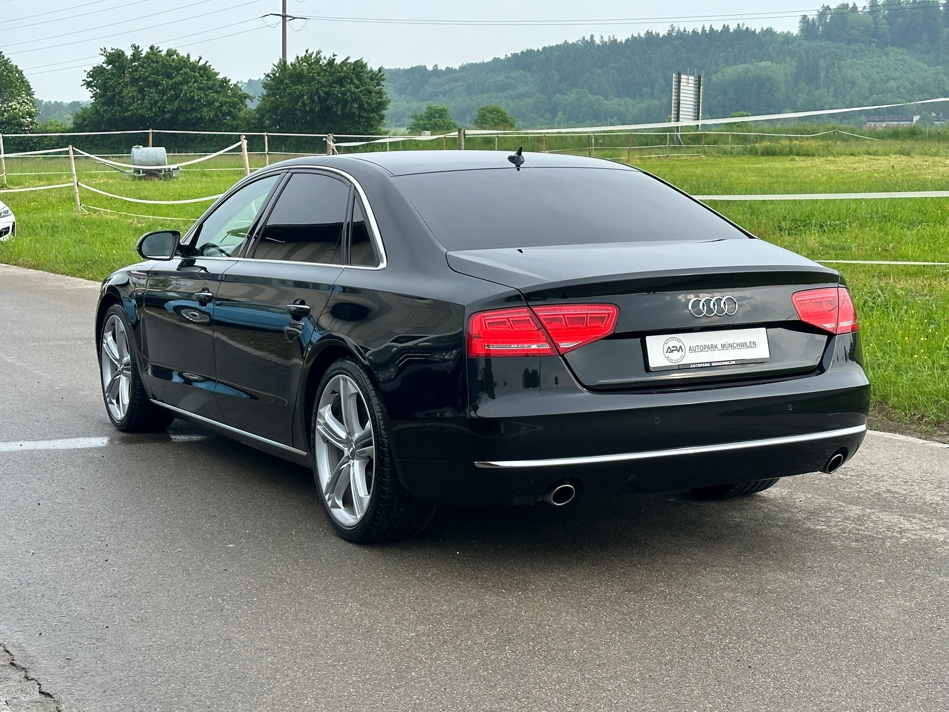 AUDI A8 L 3.0 TFSI quattro tiptronic-image-2