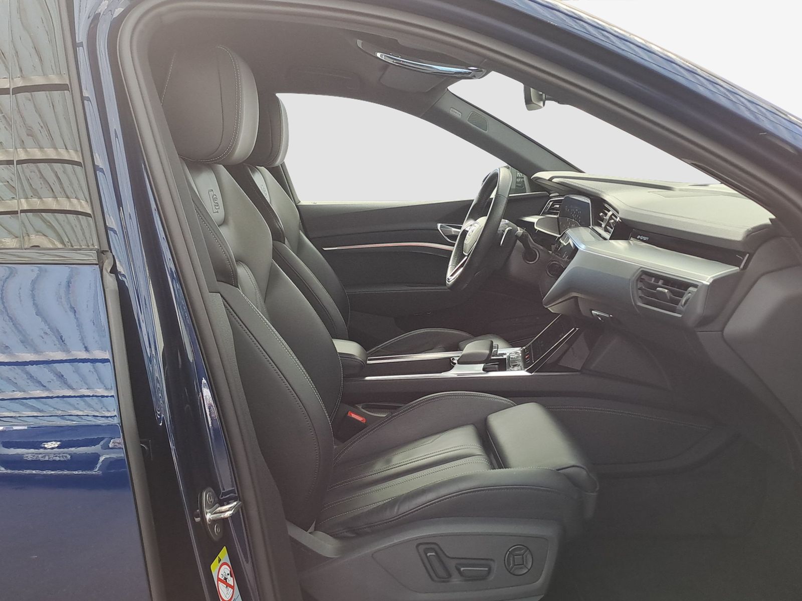 AUDI e-tron 55 Sportback Advanced Black Edition quattro-image-11