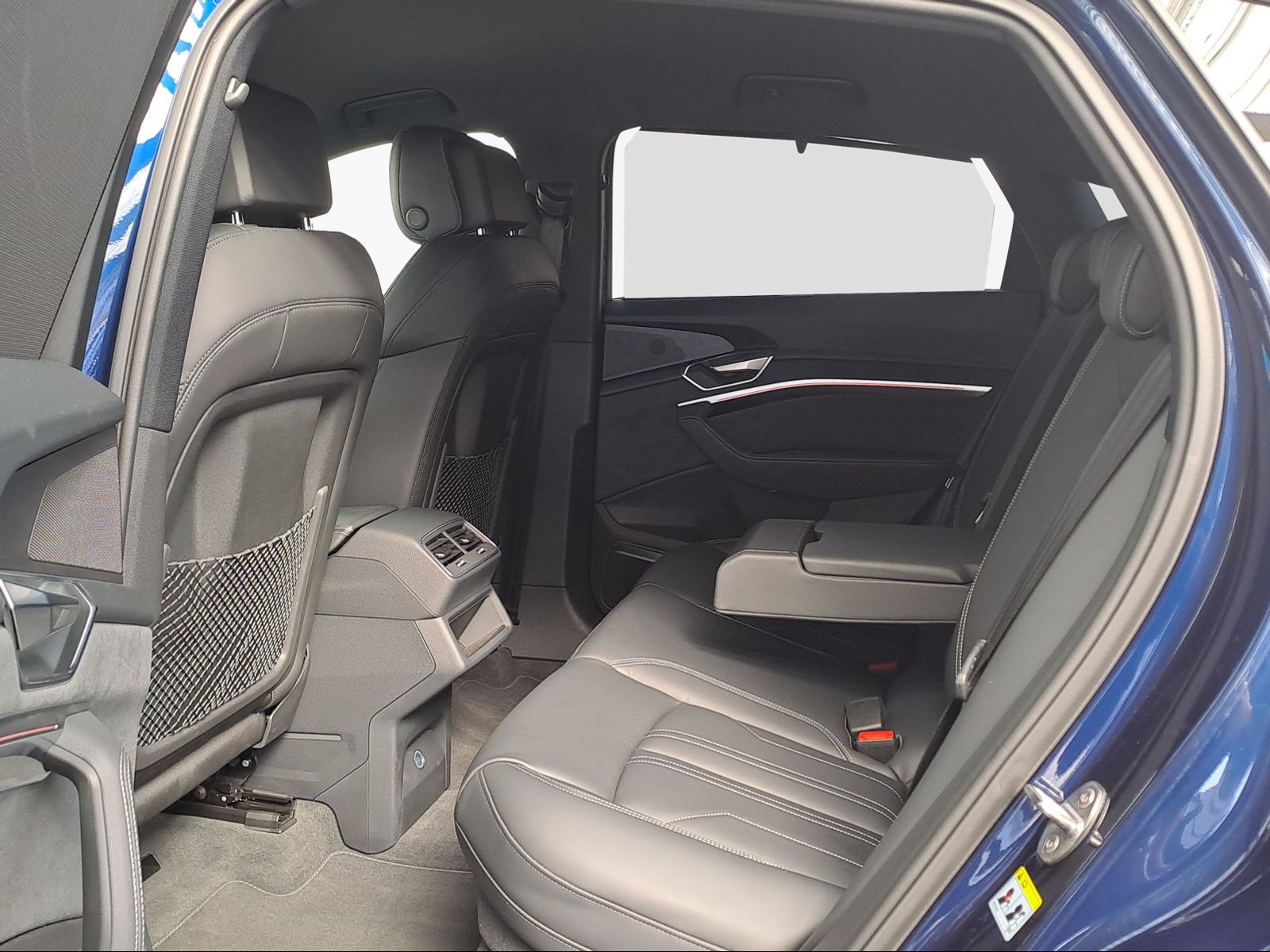 AUDI e-tron 55 Sportback Advanced Black Edition quattro-image-7