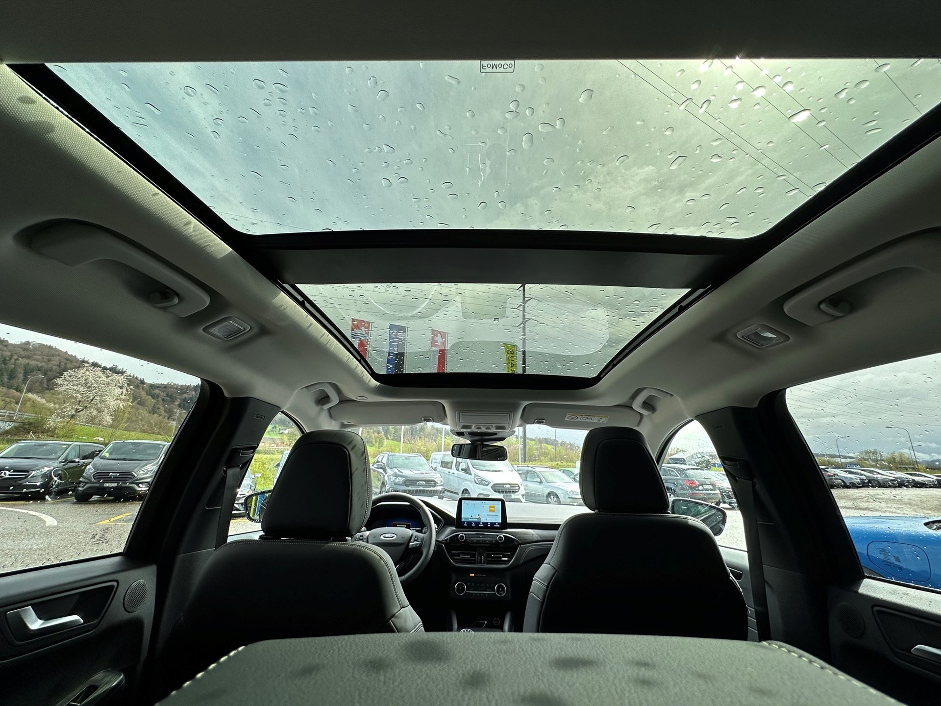 FORD Kuga 2.5 PHEV Vignale 2WD-image-9