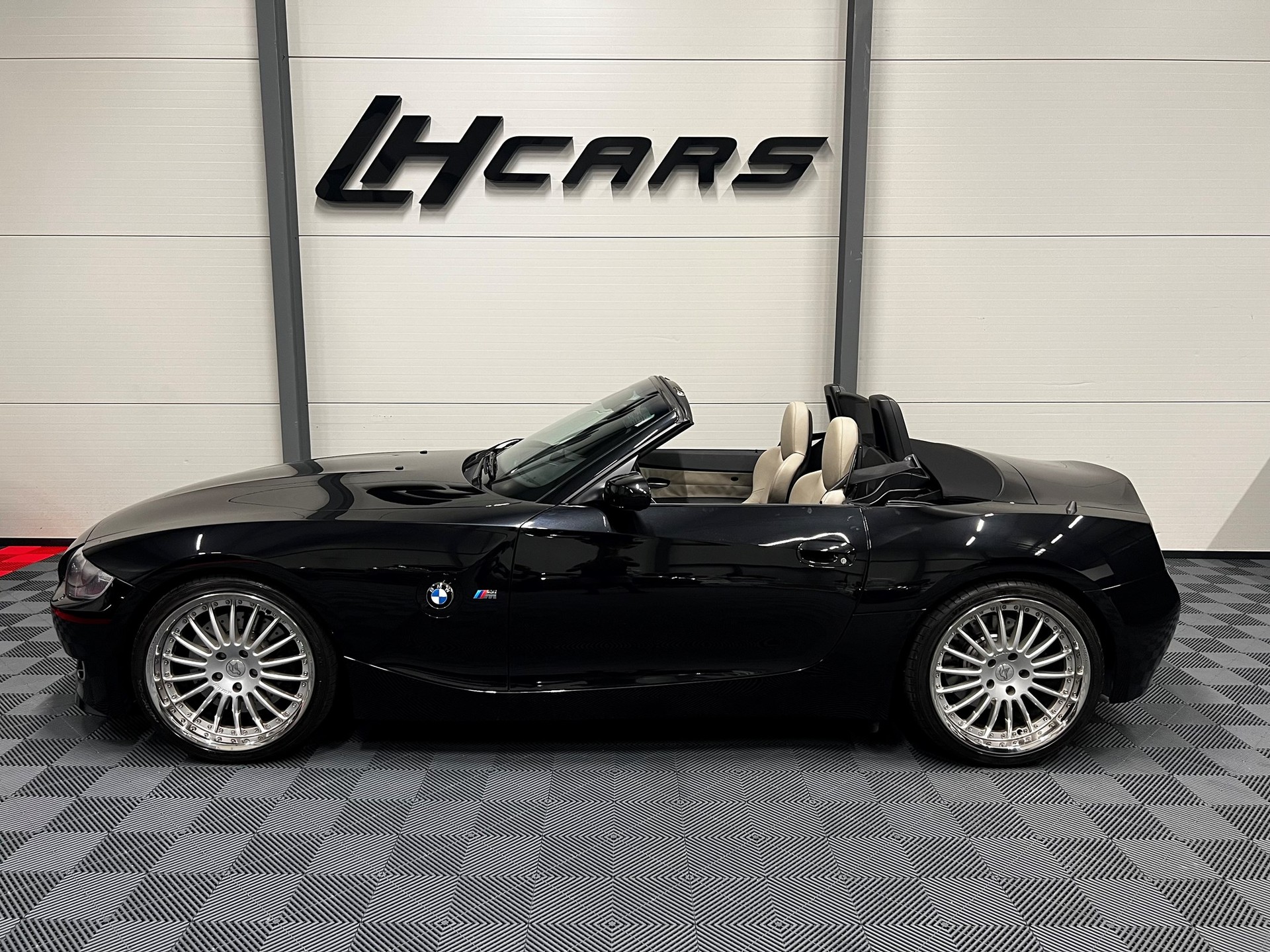 BMW Z4 M Roadster-image-1