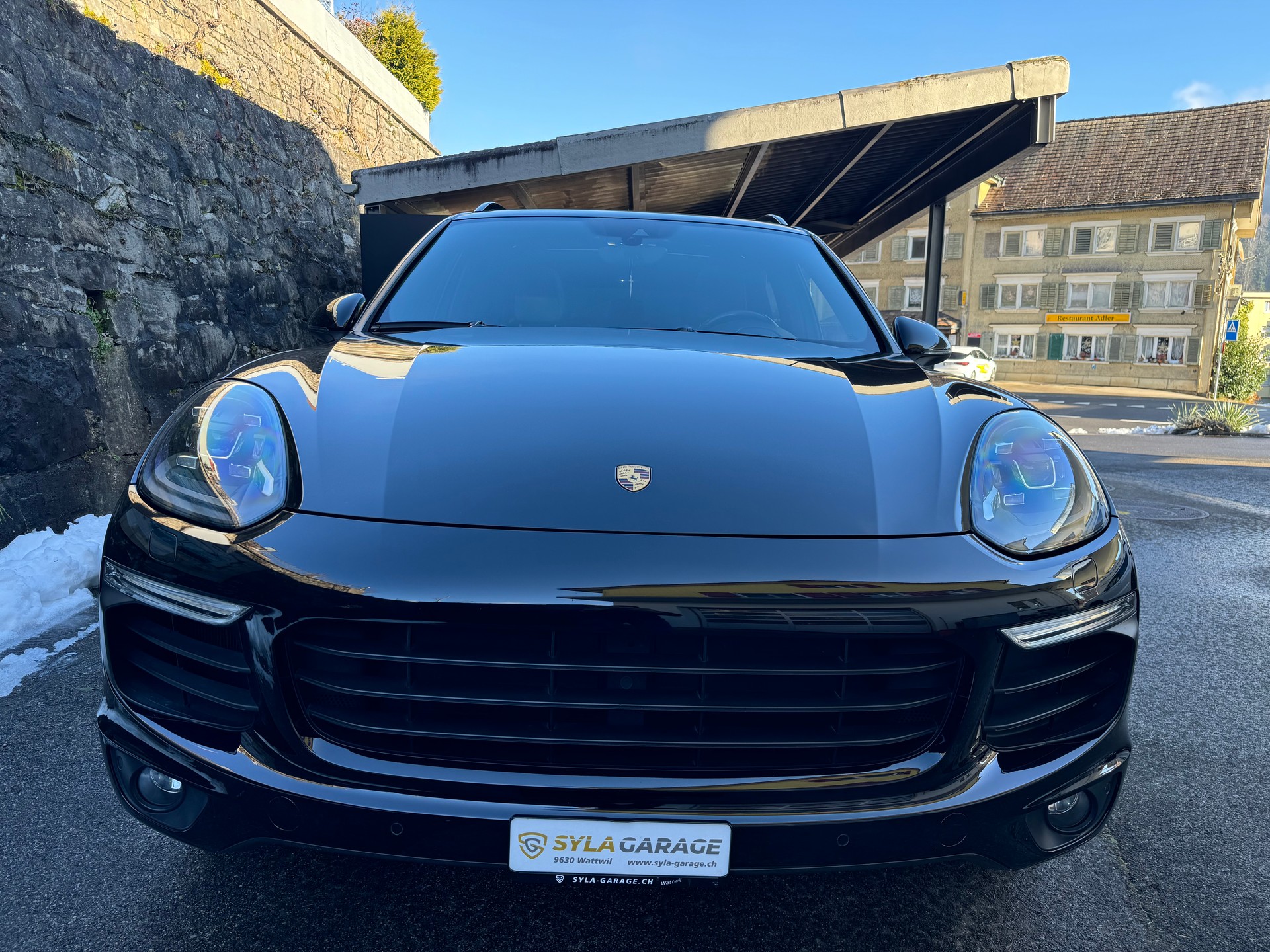 PORSCHE Cayenne S E-Hybrid-image-2