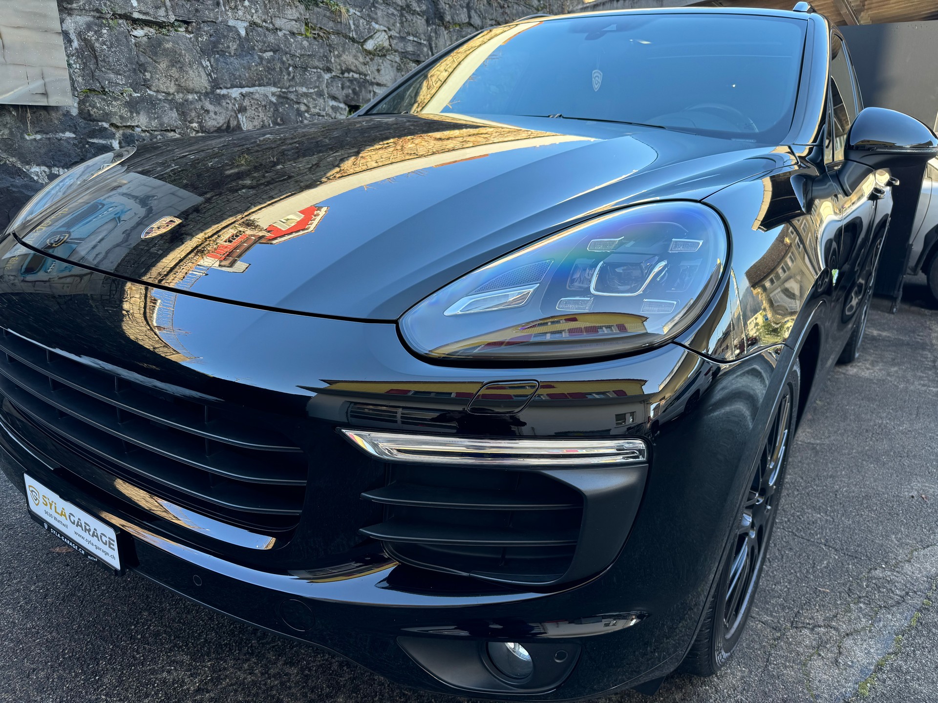 PORSCHE Cayenne S E-Hybrid-image-3