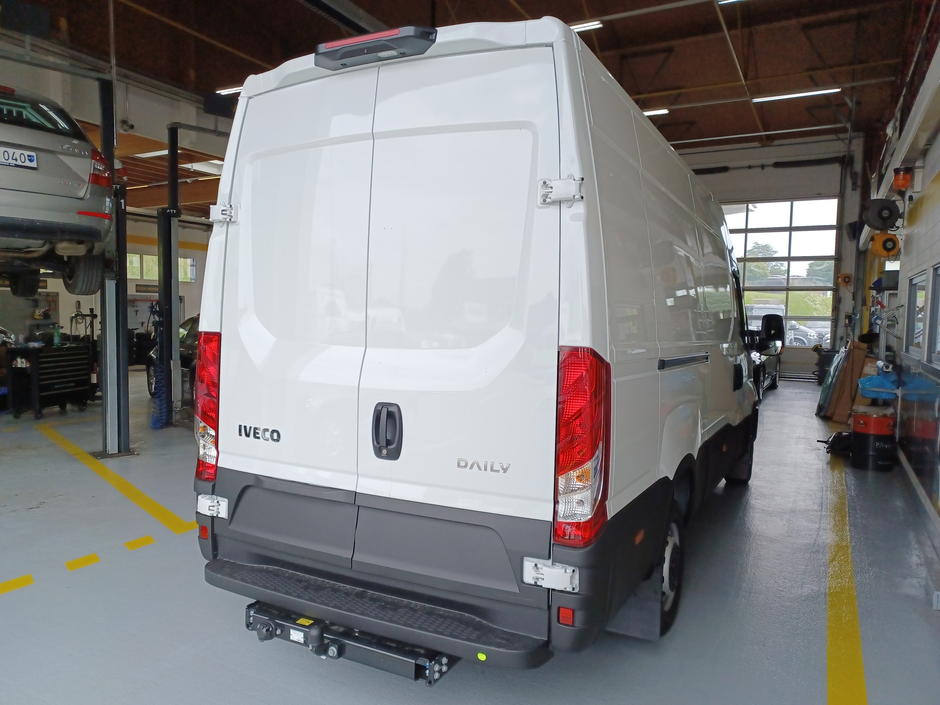 IVECO 35S18HA8V L3520 H2-image-2