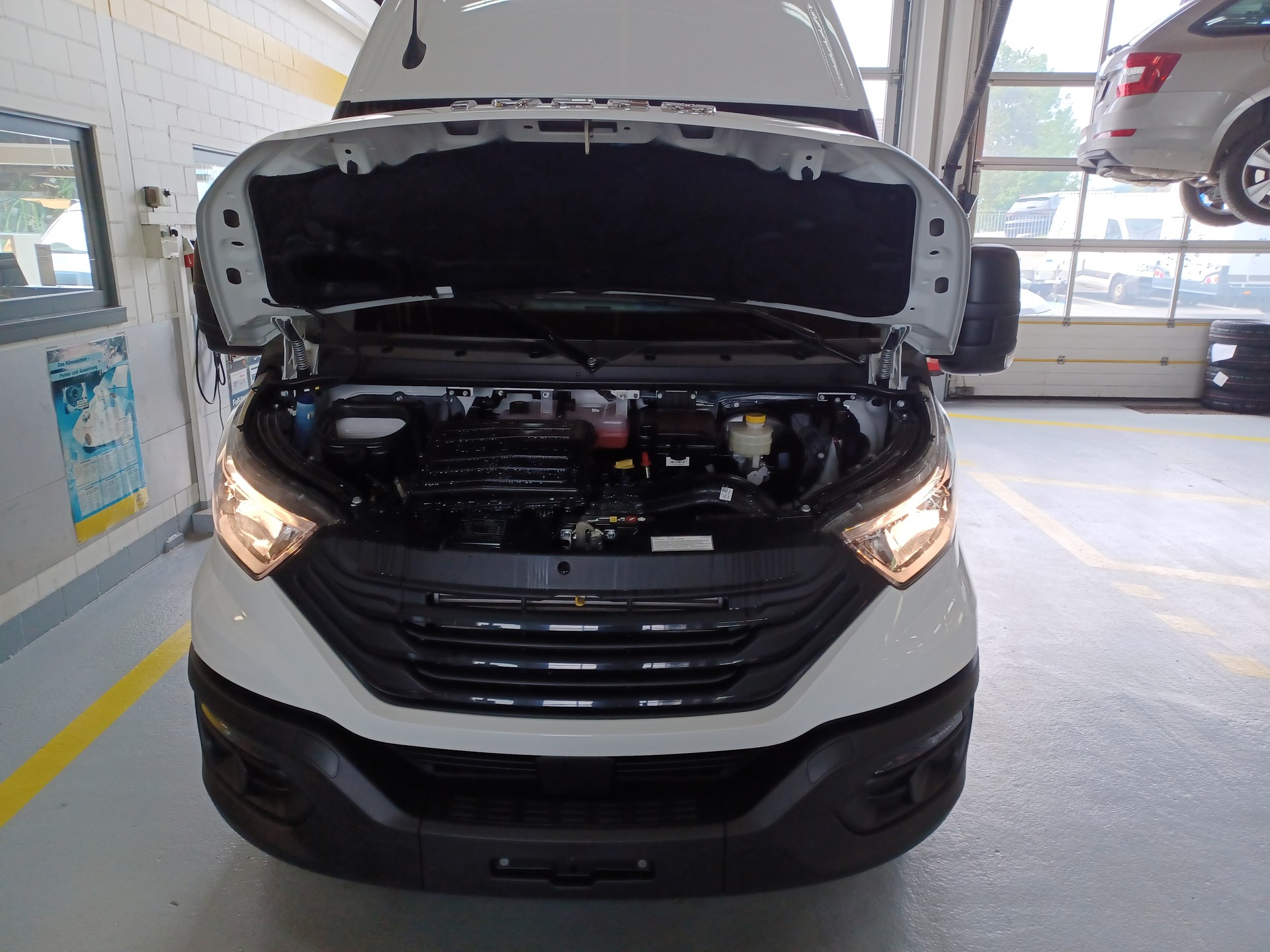 IVECO 35S18HA8V L3520 H2-image-15