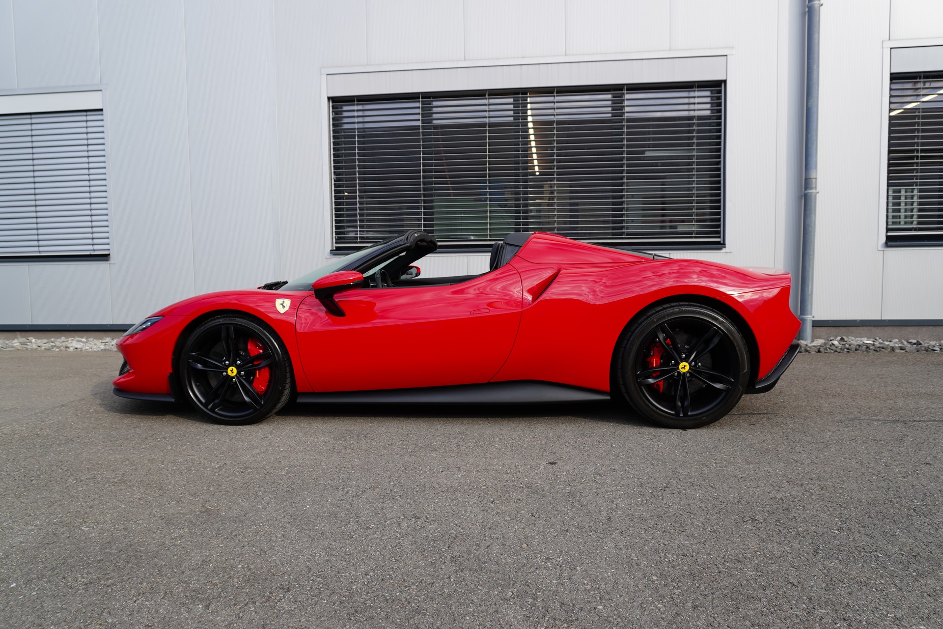 FERRARI 296 GTS-image-0