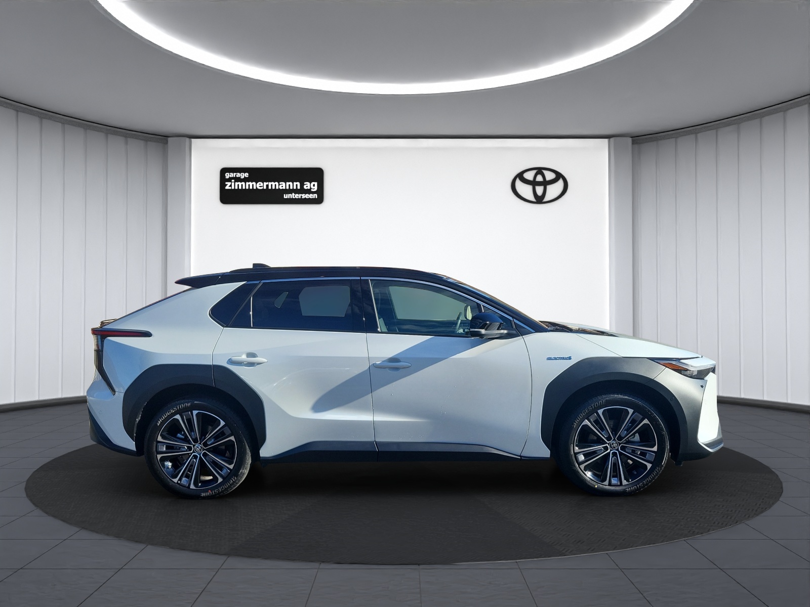TOYOTA bZ4X Premium AWD-image-3