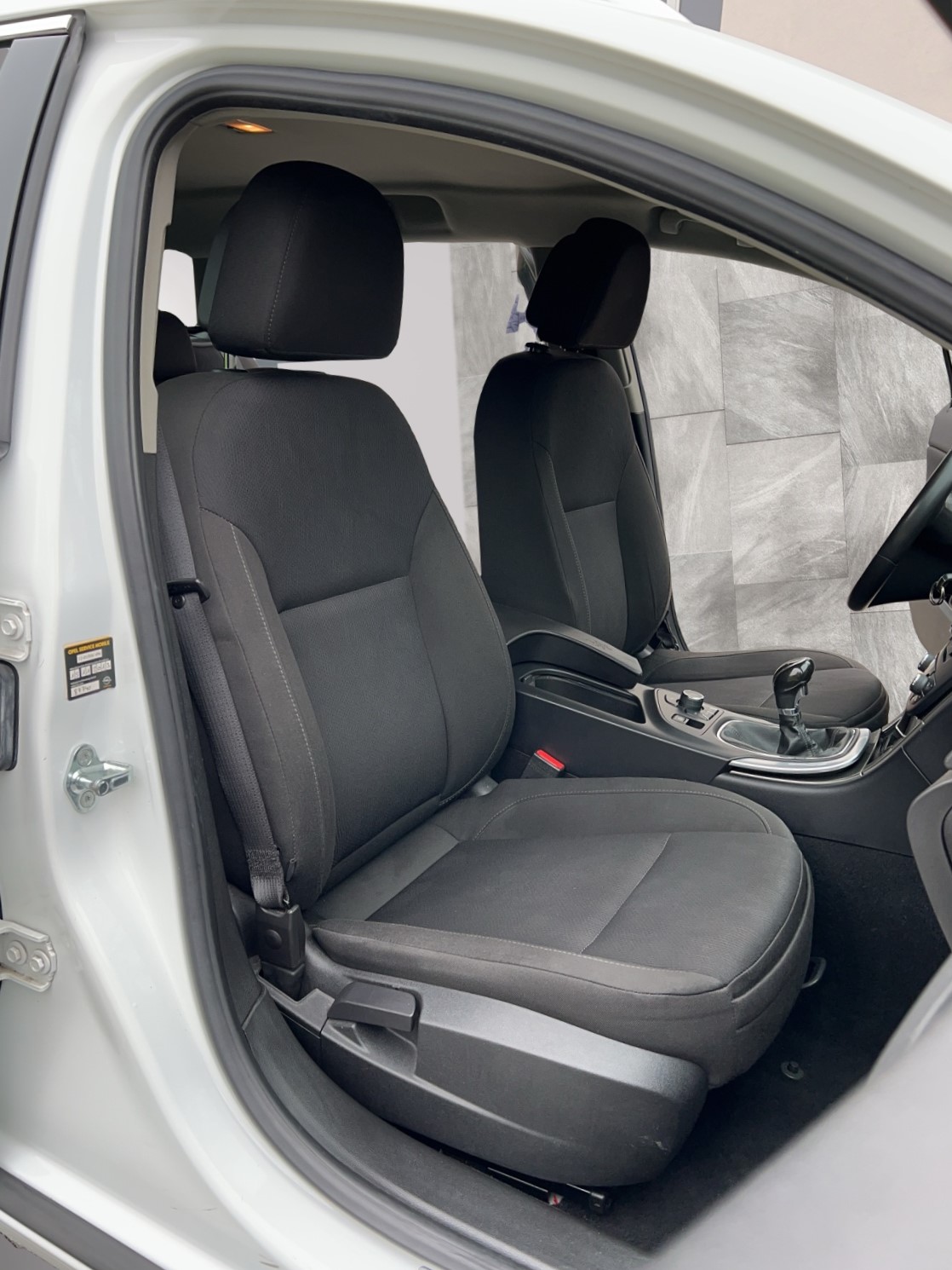 OPEL Insignia Sports Tourer 2.0 CDTI Edition-image-12