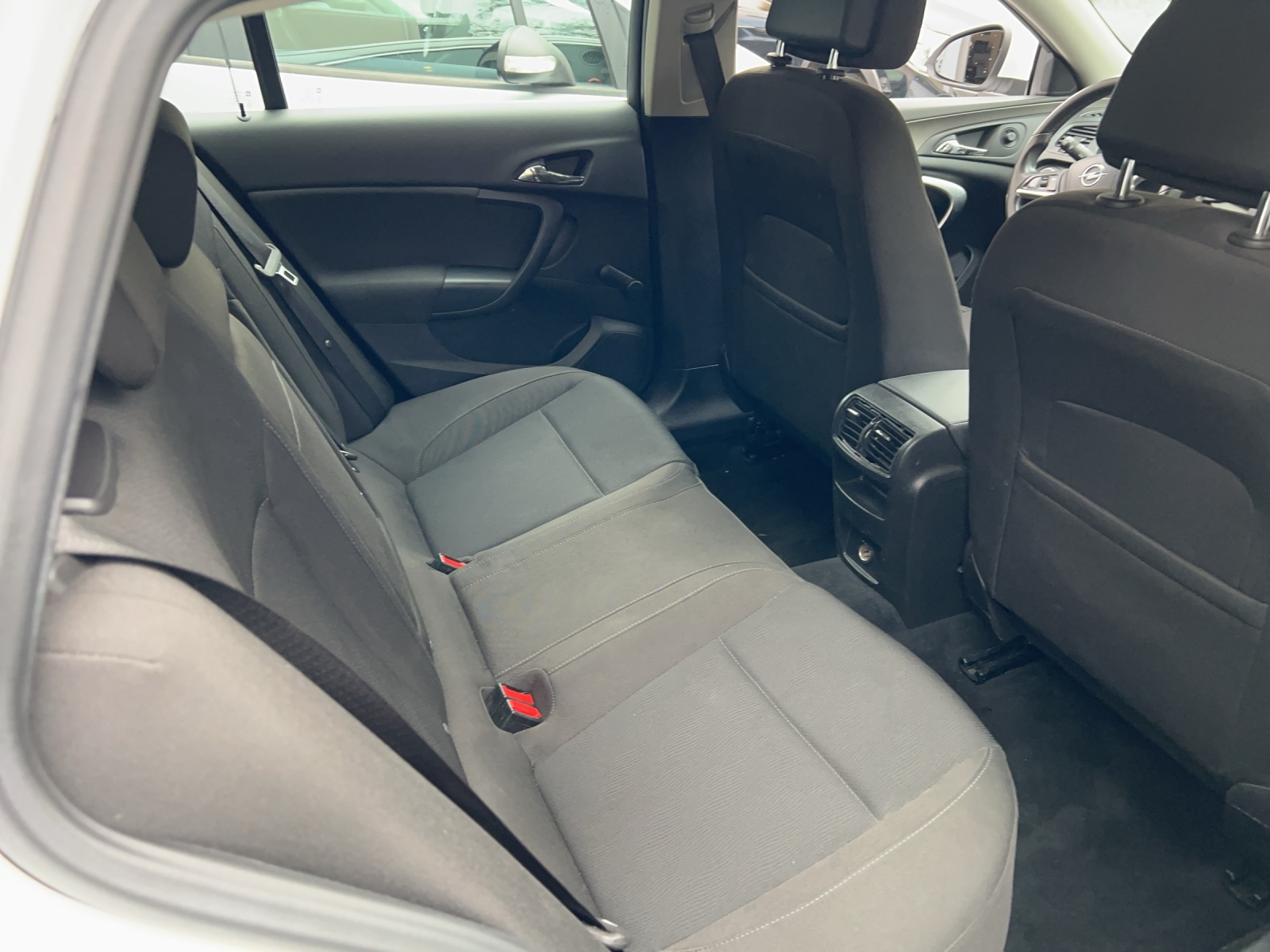 OPEL Insignia Sports Tourer 2.0 CDTI Edition-image-14