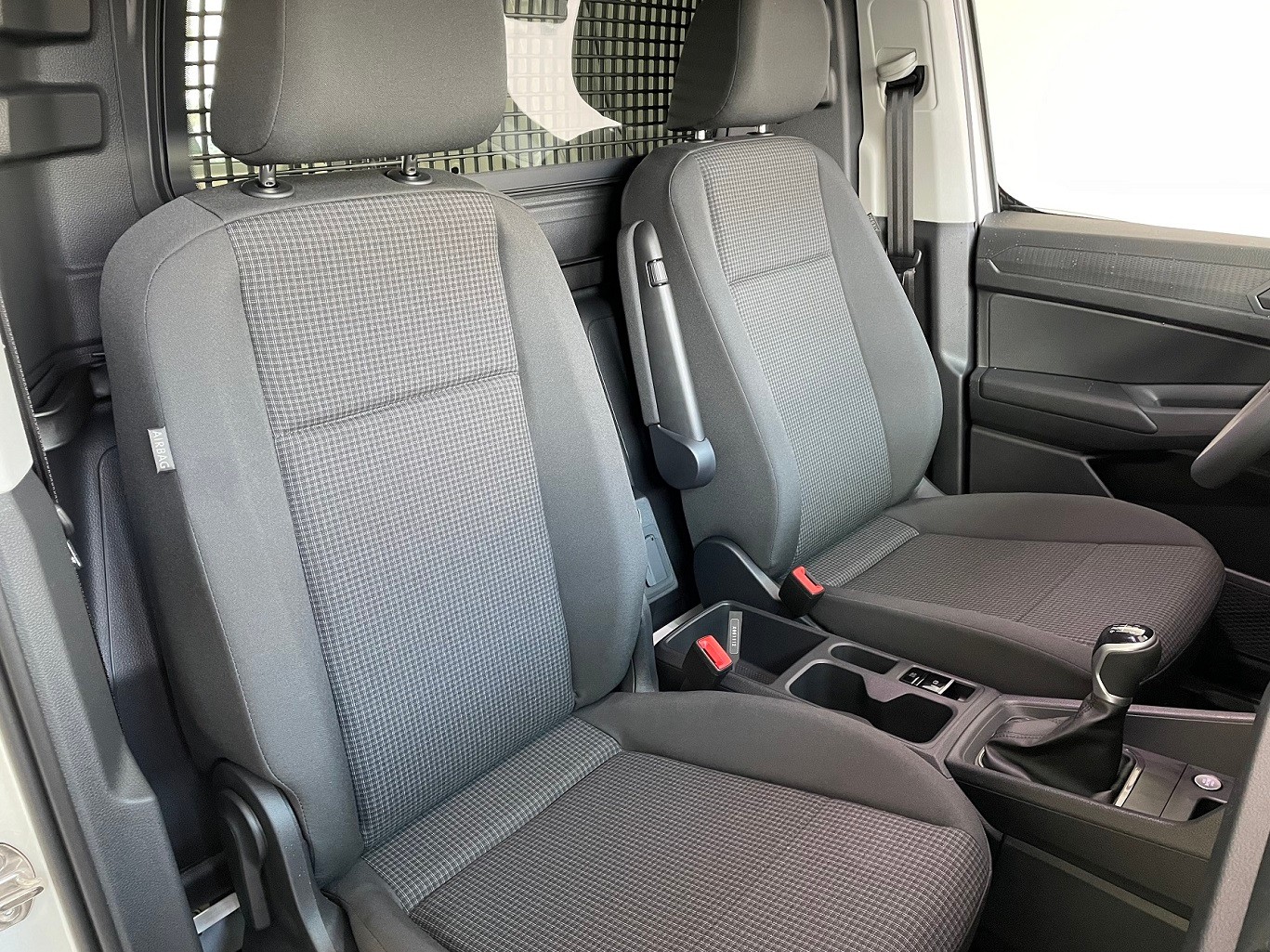 VW Caddy Cargo 1.5 TSI Entry-image-5