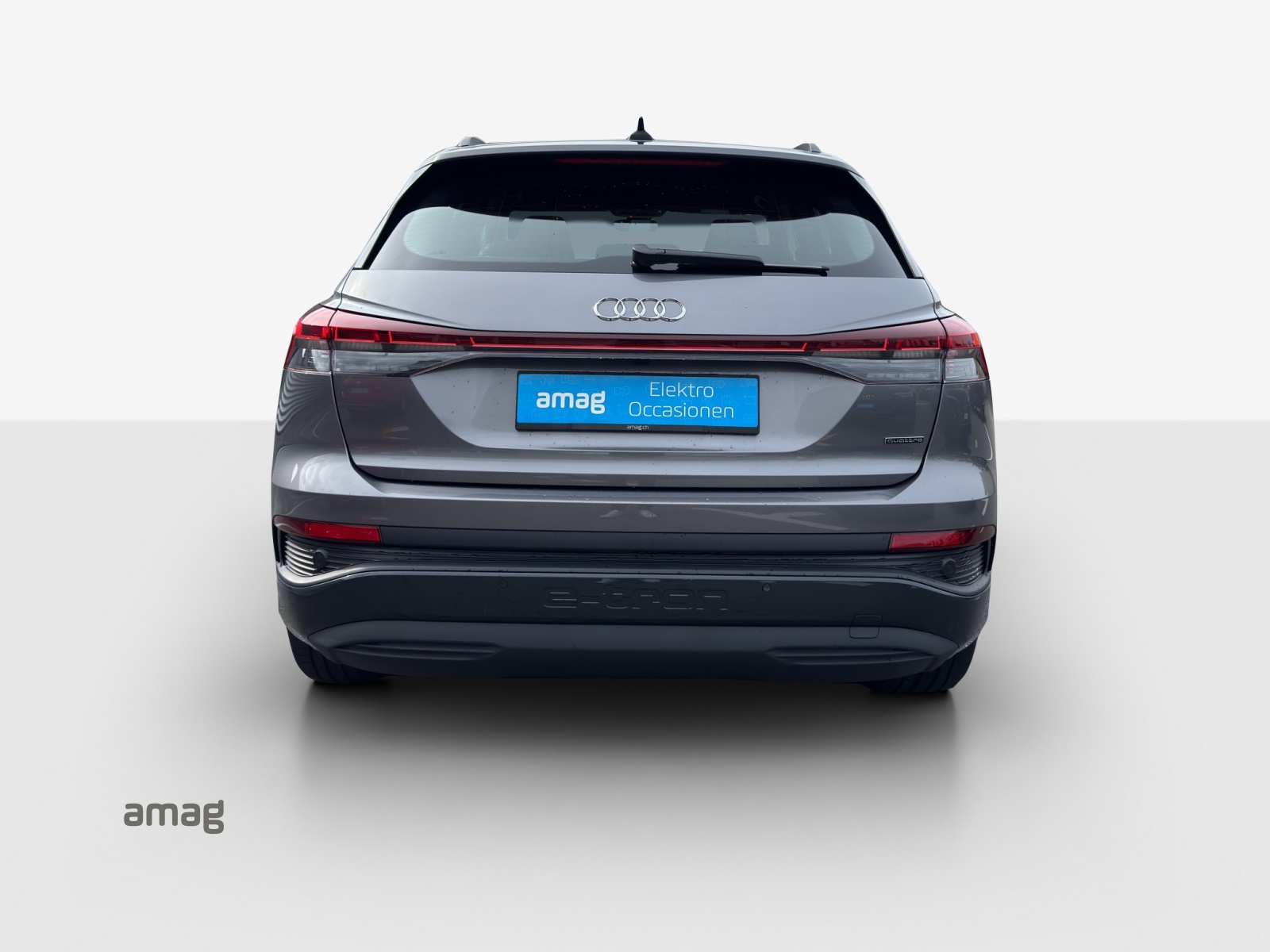 AUDI Q4 e-tron 45 Attraction quattro-image-3