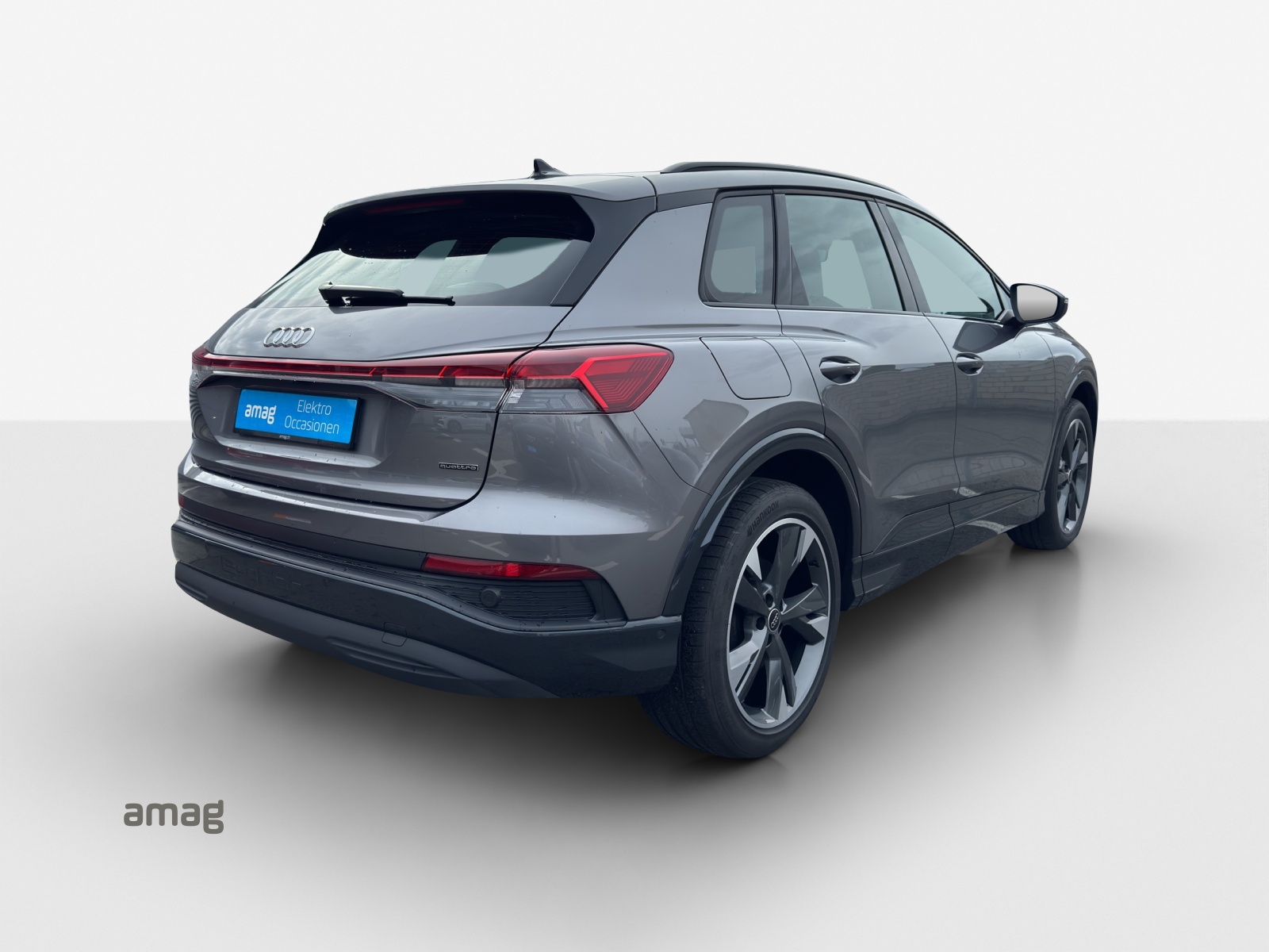 AUDI Q4 e-tron 45 Attraction quattro-image-4