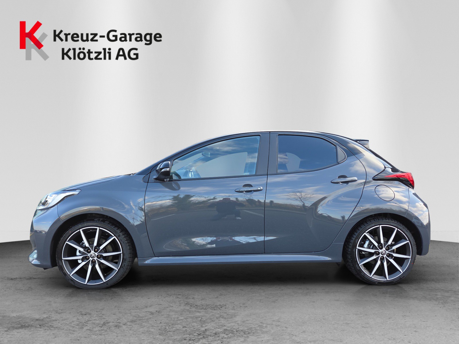 TOYOTA Yaris 1.5 GR Sport e-CVT-image-5