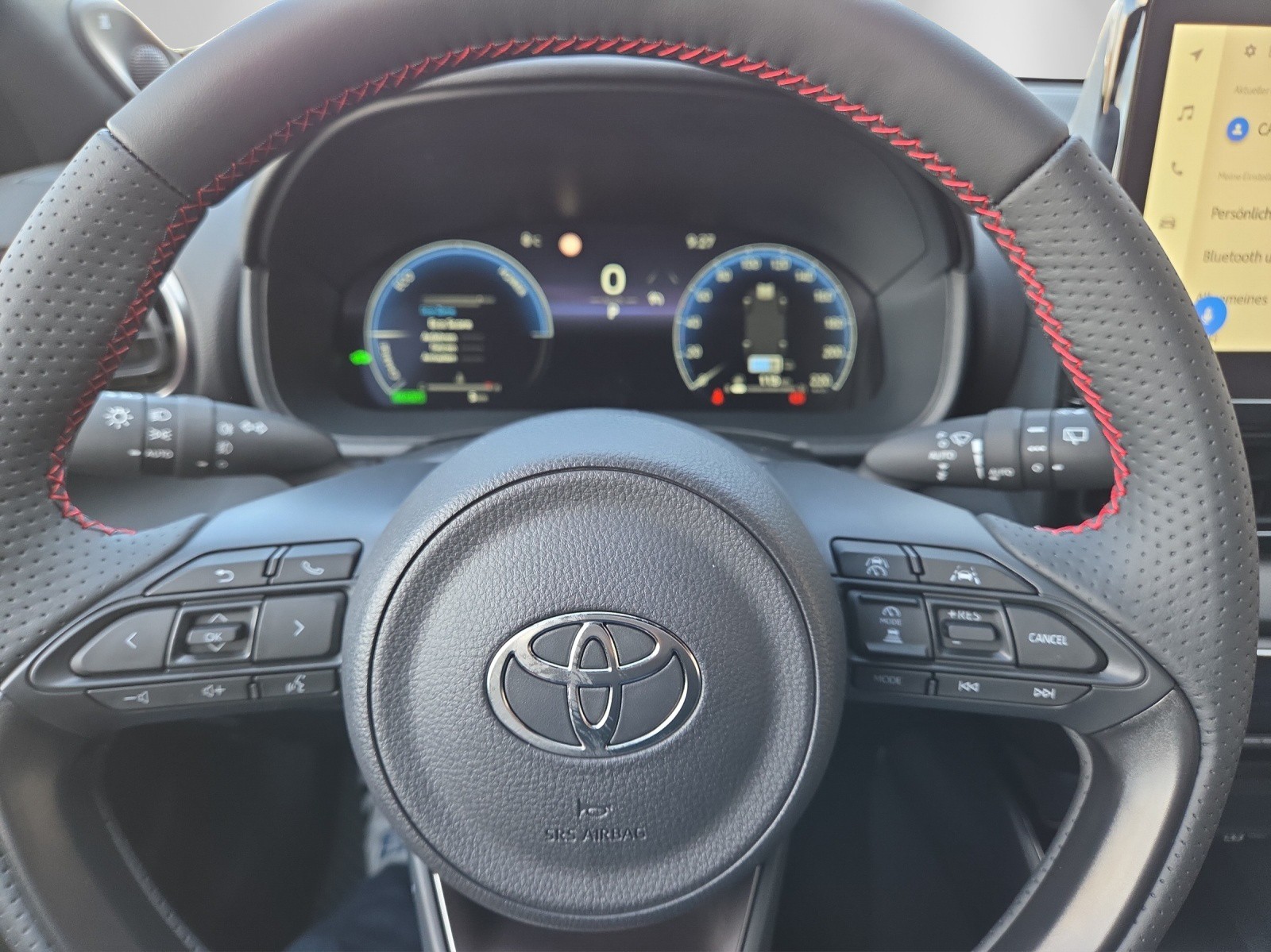 TOYOTA Yaris 1.5 GR Sport e-CVT-image-13