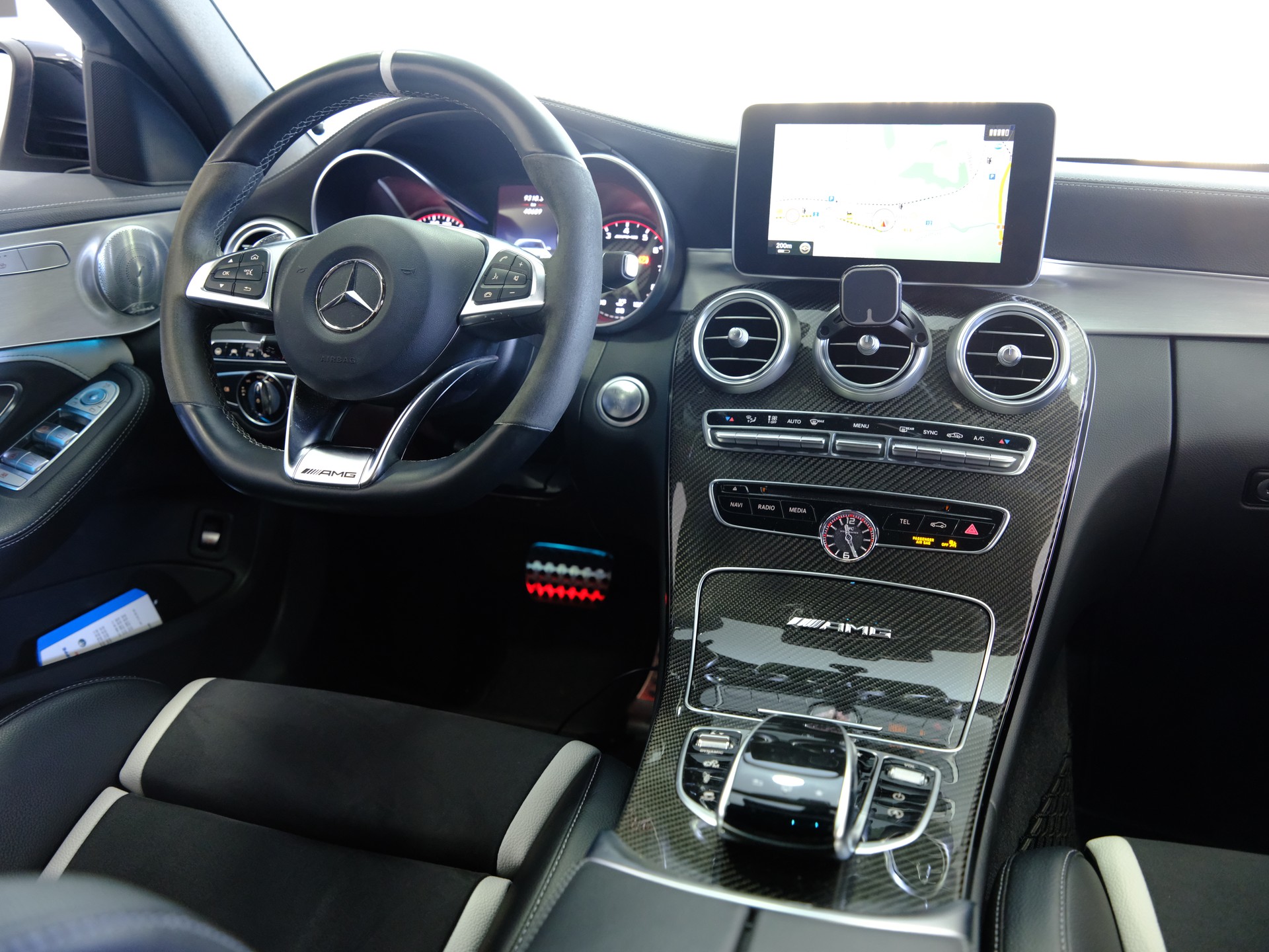 MERCEDES-BENZ C 63 S AMG Speedshift-image-17