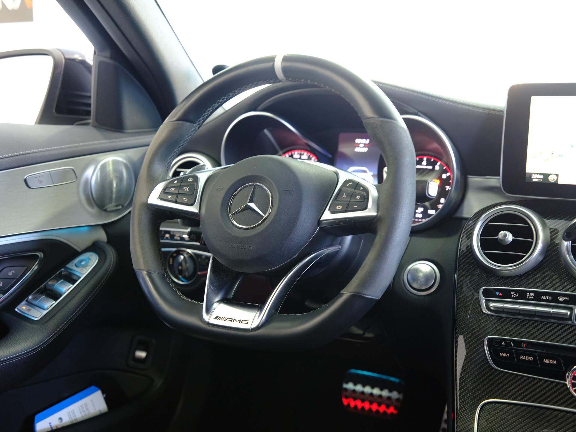 MERCEDES-BENZ C 63 S AMG Speedshift-image-18
