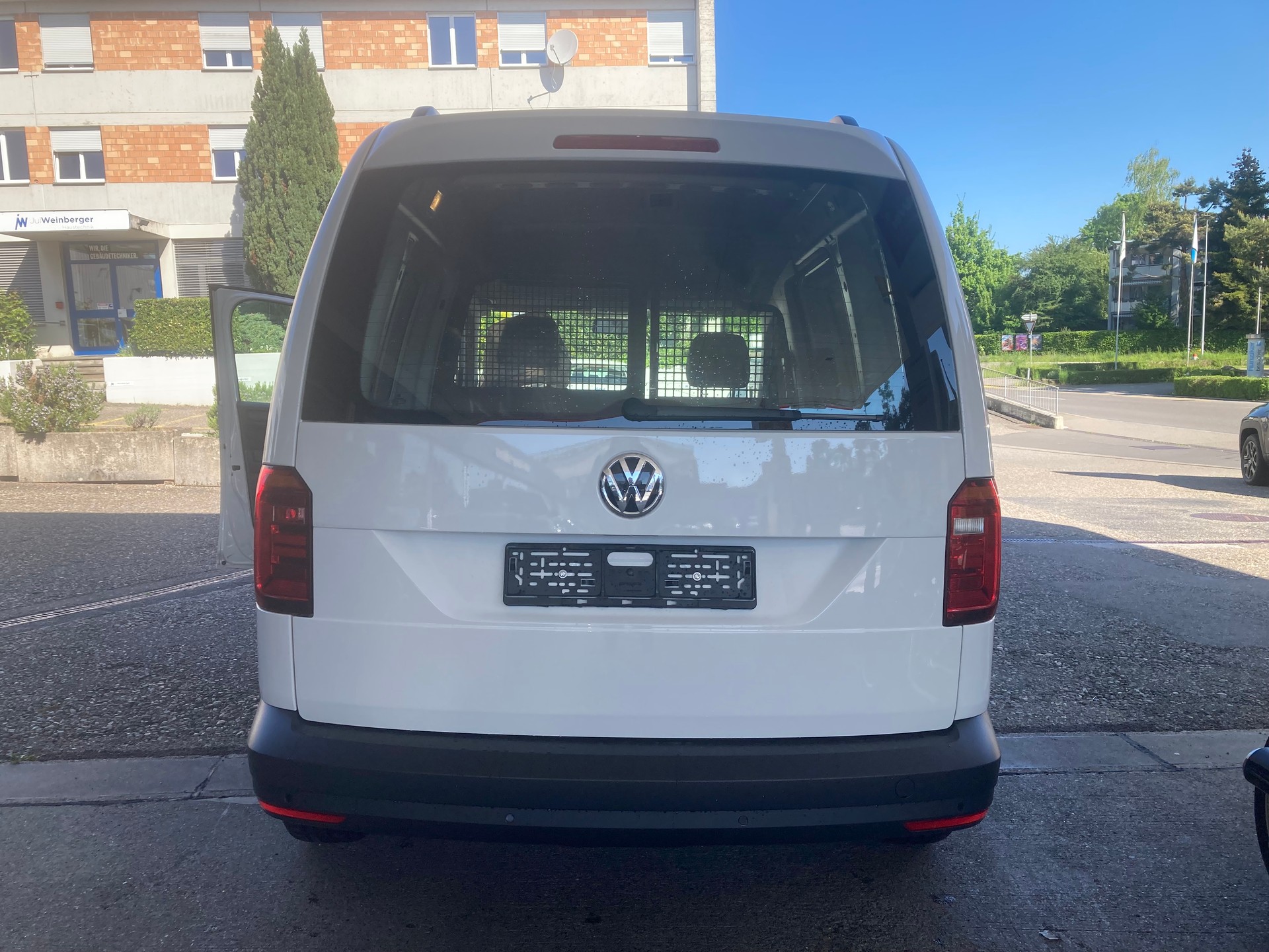 VW Caddy 2.0TDI BlueMotion Technology-image-6